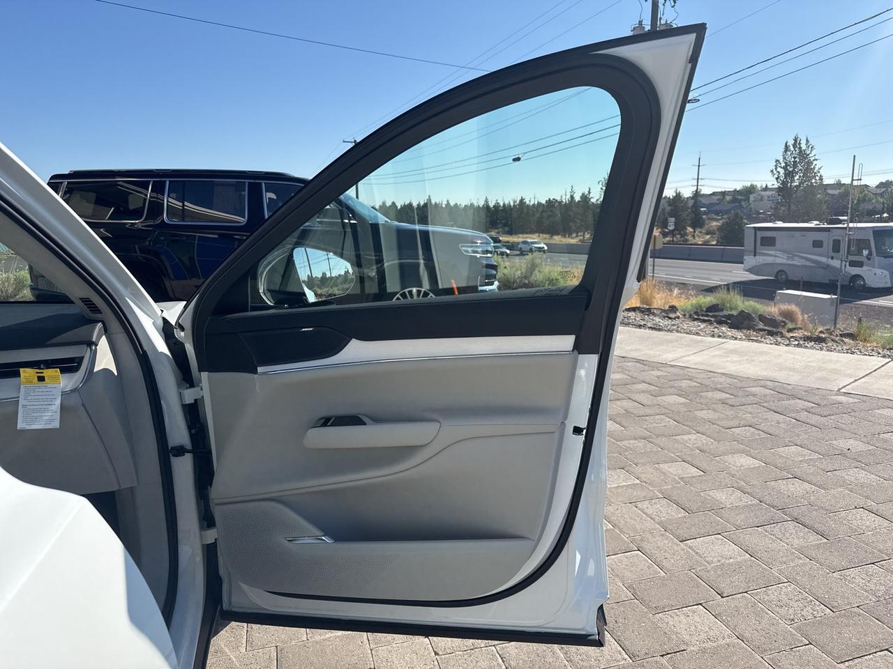 2025 Volvo EX90 Bend OR