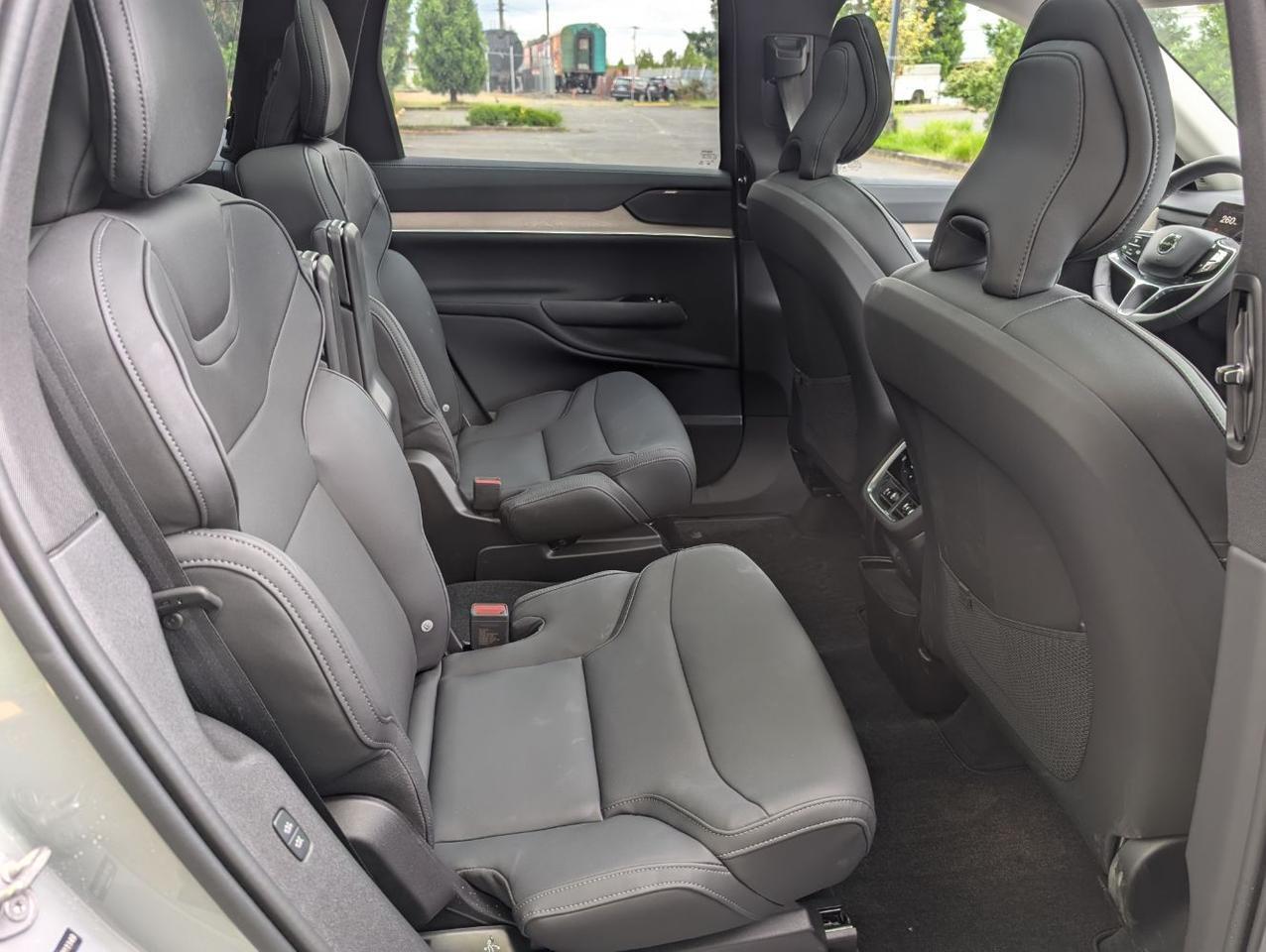 2025 Volvo EX90 Twin Motor AWD ULTRA | 402hp, 310mi EV Range, Bose Premium Audio, Tow Package, Climate Comfort Seats Portland OR