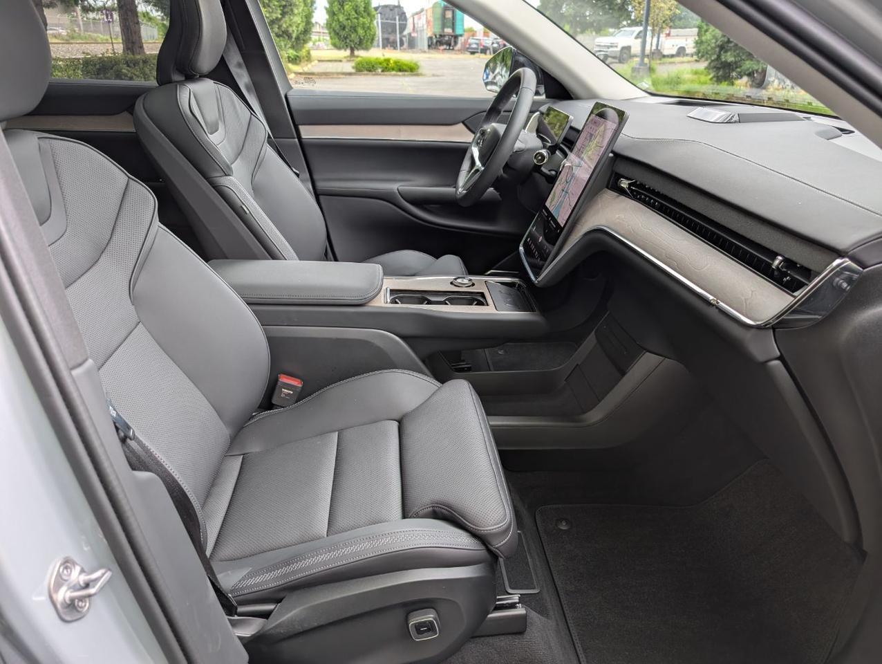 2025 Volvo EX90 Twin Motor AWD ULTRA | 402hp, 310mi EV Range, Bose Premium Audio, Tow Package, Climate Comfort Seats Portland OR