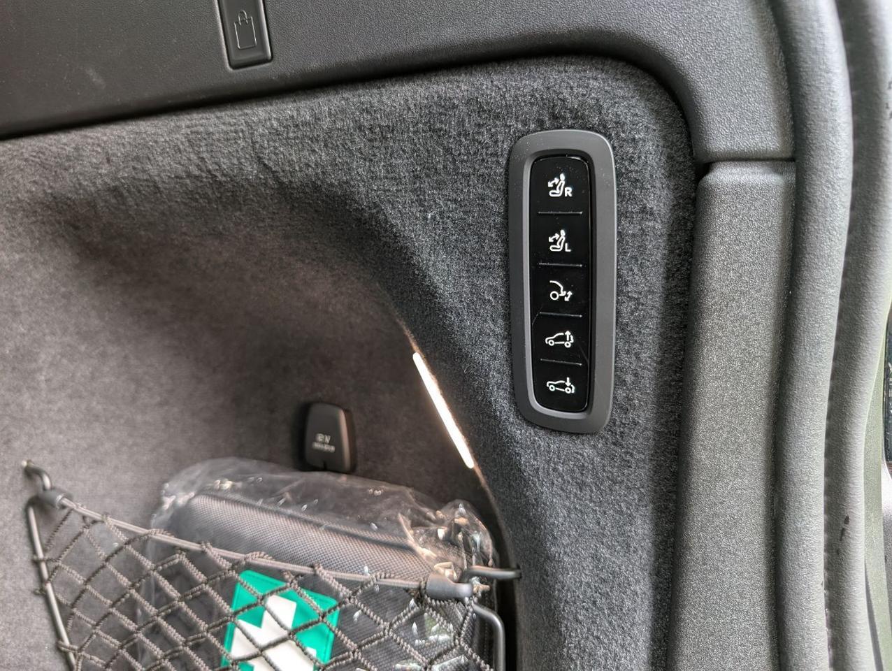 2025 Volvo EX90 Twin Motor AWD ULTRA | 402hp, 310mi EV Range, Bose Premium Audio, Tow Package, Climate Comfort Seats Portland OR