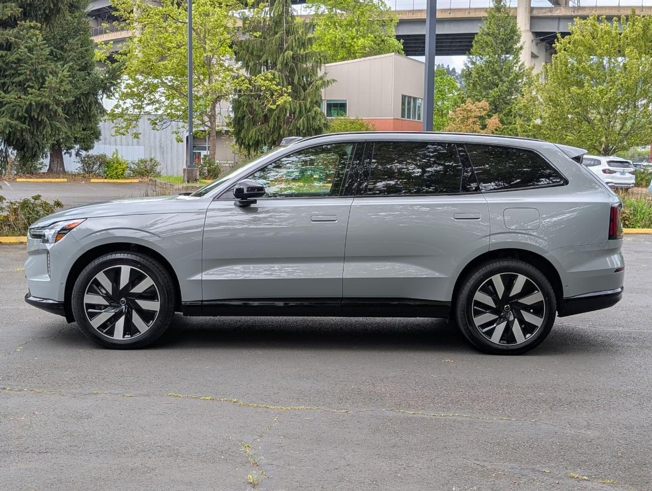 2025 Volvo EX90 Twin Motor AWD ULTRA | 402hp, 310mi EV Range, Bose Premium Audio, Tow Package, Climate Comfort Seats Portland OR