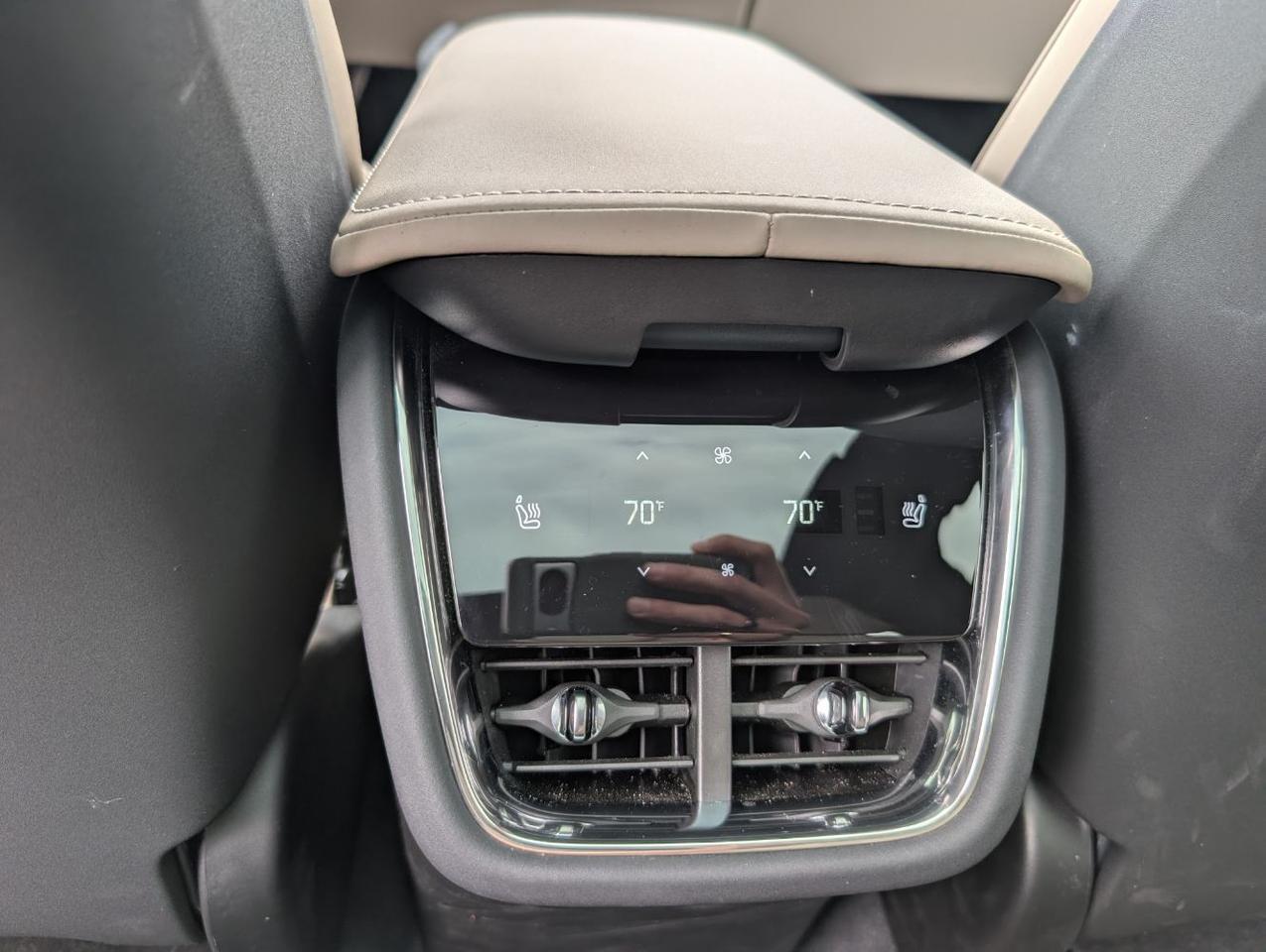 2025 Volvo EX90 Twin Motor PLUS | 402hp, 308mi EV, Bose Audio, 6-Pass, Pilot Assist, Head Up Display & Tow Hitch Portland OR