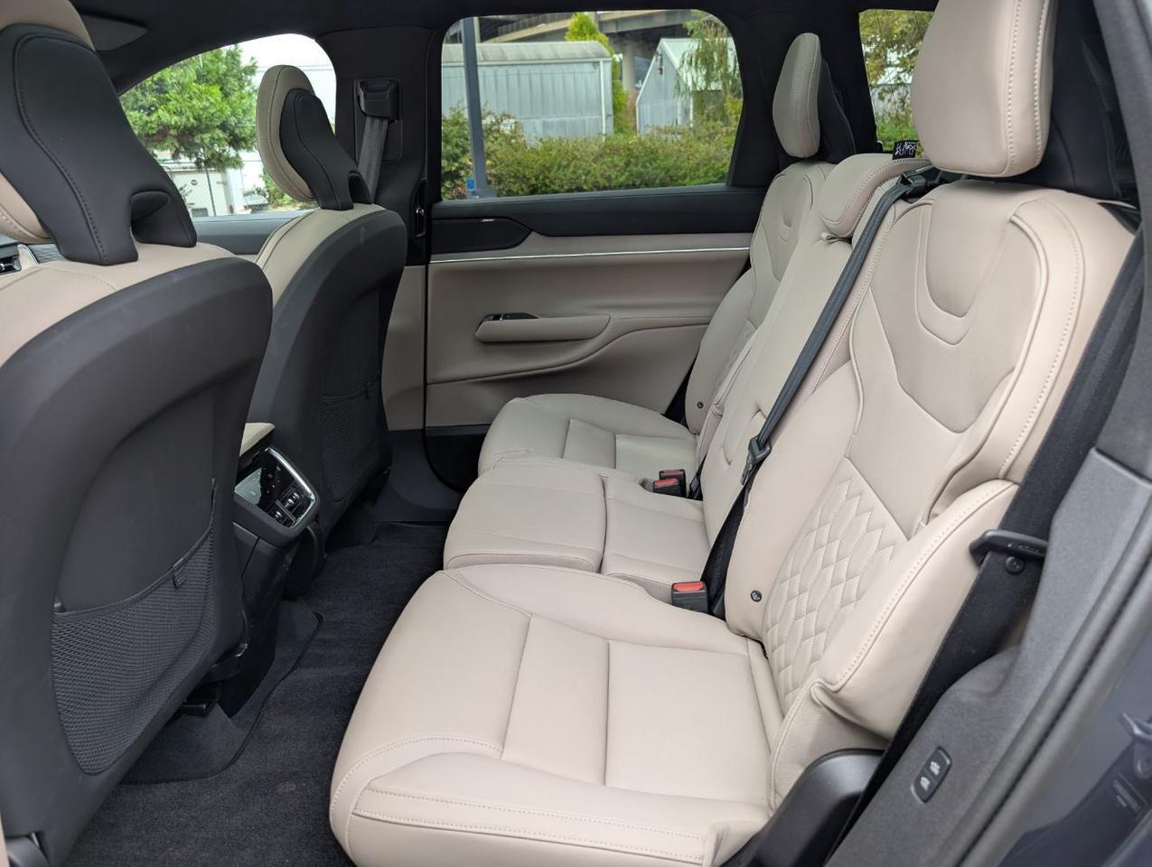2025 Volvo EX90 Twin Motor PLUS | 402hp, 308mi EV, Bose Audio, 6-Pass, Pilot Assist, Head Up Display & Tow Hitch Portland OR