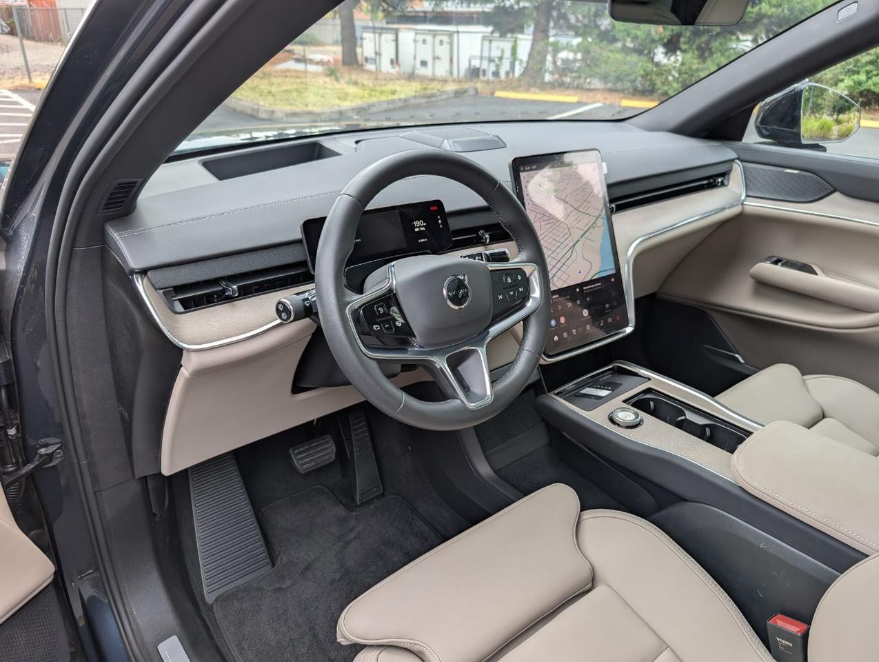 2025 Volvo EX90 Twin Motor PLUS | 402hp, 308mi EV, Bose Audio, 6-Pass, Pilot Assist, Head Up Display & Tow Hitch Portland OR