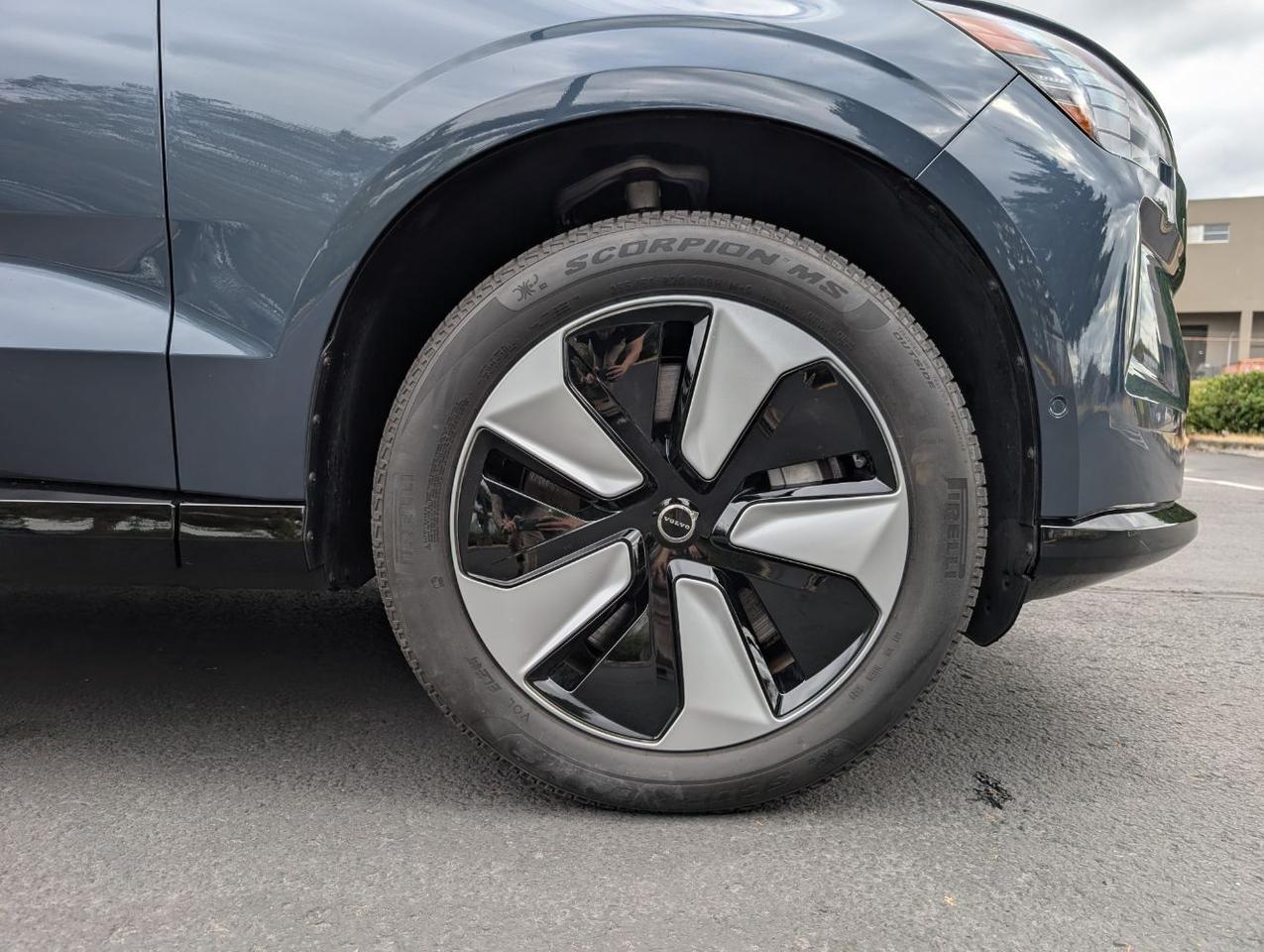 2025 Volvo EX90 Twin Motor PLUS | 402hp, 308mi EV, Bose Audio, 6-Pass, Pilot Assist, Head Up Display & Tow Hitch Portland OR