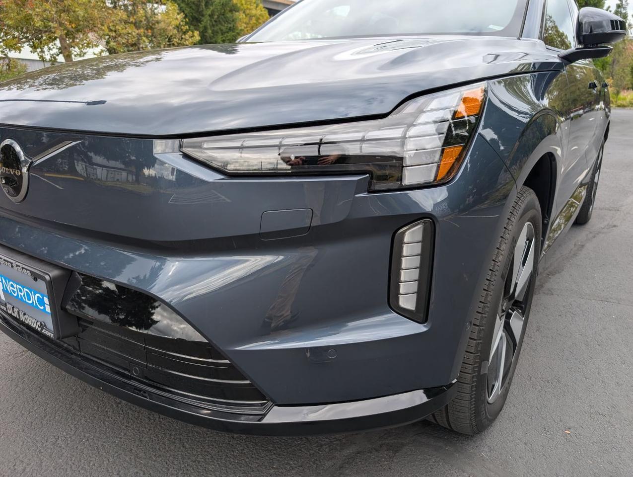2025 Volvo EX90 Twin Motor PLUS | 402hp, 308mi EV, Bose Audio, 6-Pass, Pilot Assist, Head Up Display & Tow Hitch Portland OR