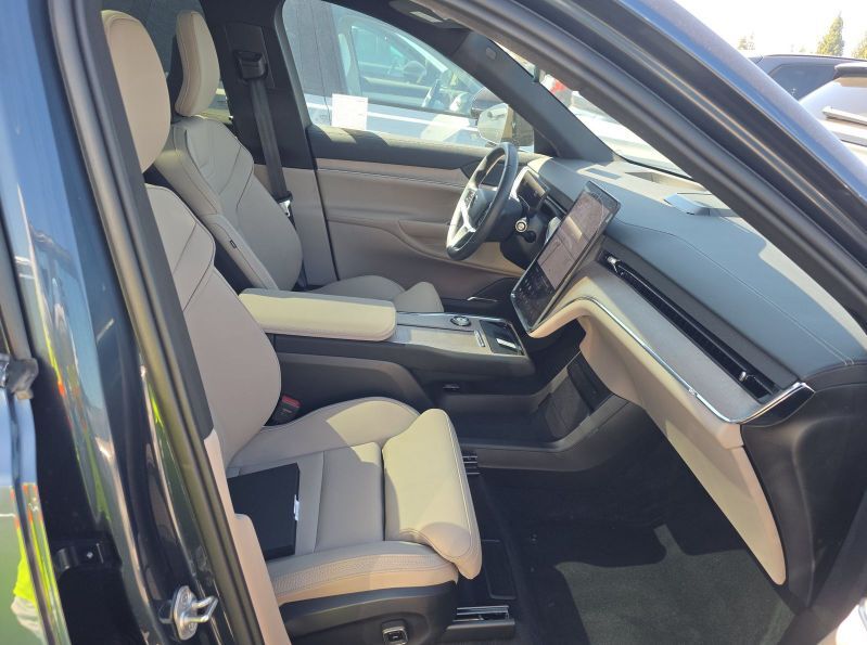 2025 Volvo EX90 Twin Motor PLUS | 402hp, 310mi EV, Bose Audio * Portland OR