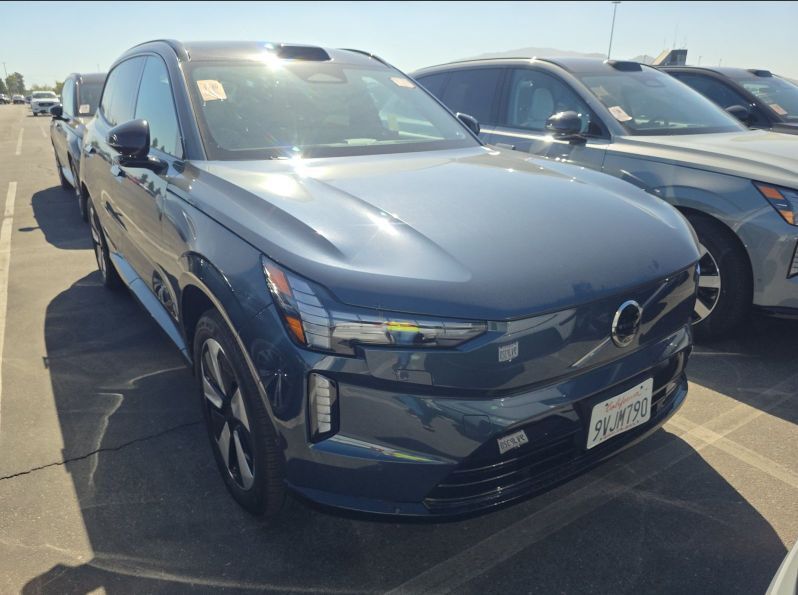 2025 Volvo EX90 Twin Motor PLUS | 402hp, 310mi EV, Bose Audio * Portland OR