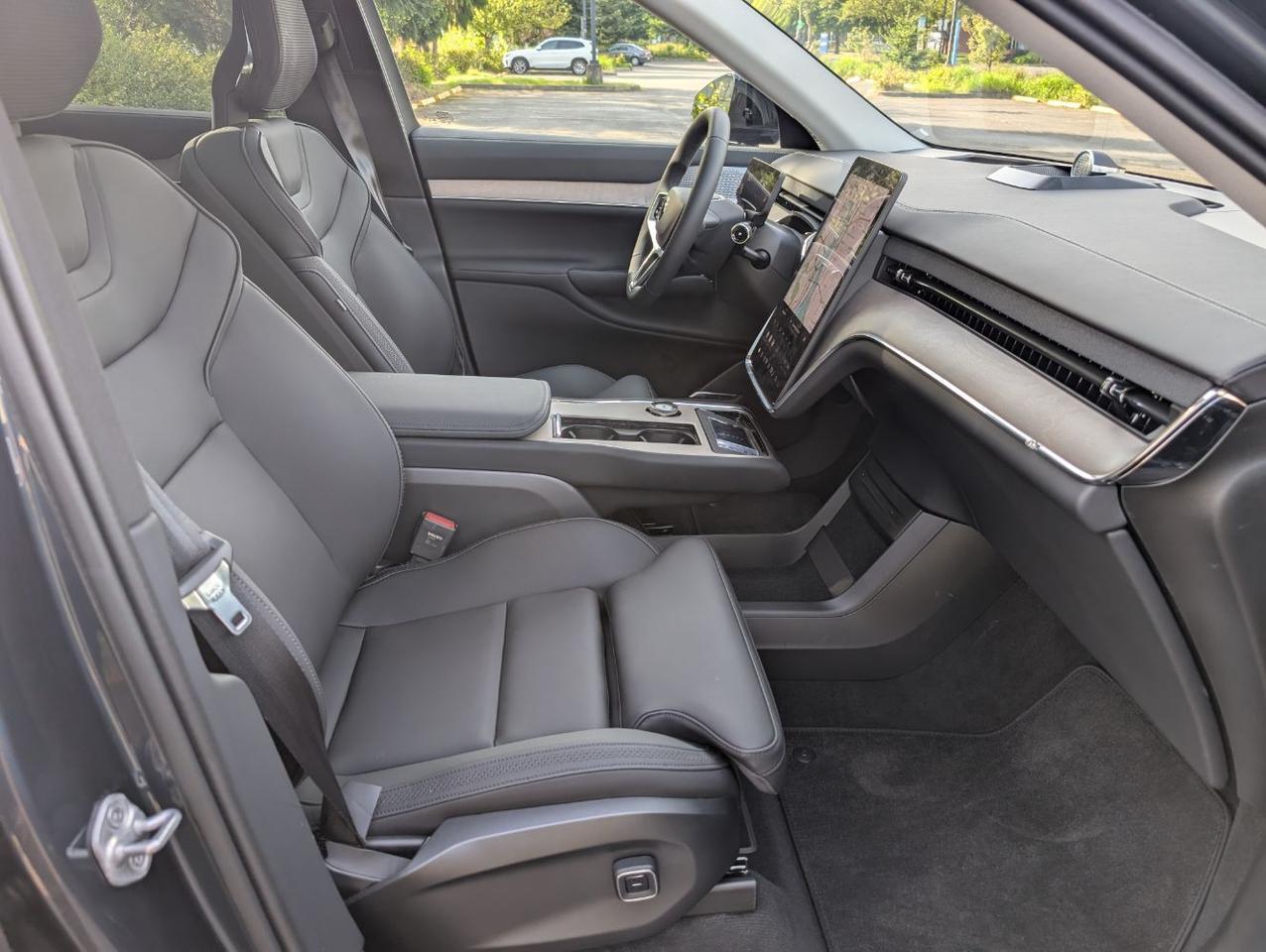 2025 Volvo EX90 Twin Motor Performance ULTRA | 510hp, 296mi EV Range, Bowers & Wilkins, 4 Heated Seats & Wheel Portland OR