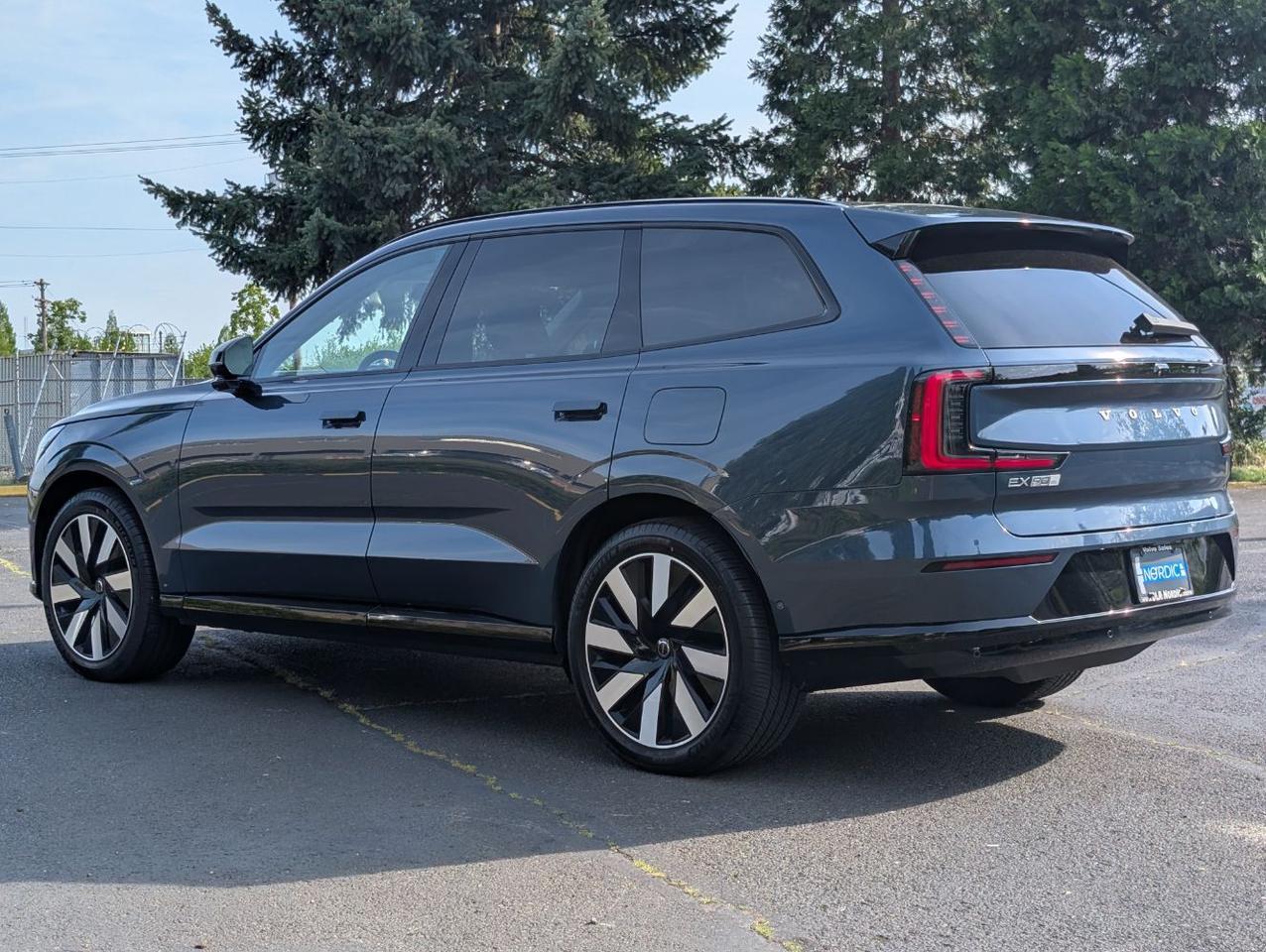 2025 Volvo EX90 Twin Motor Performance ULTRA | 510hp, 296mi EV Range, Bowers & Wilkins, 4 Heated Seats & Wheel Portland OR