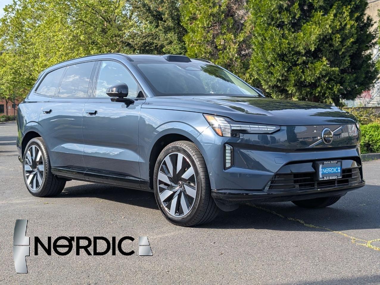 2025 Volvo EX90 Twin Motor Performance ULTRA | 510hp, 296mi EV Range, Bowers & Wilkins, 4 Heated Seats & Wheel