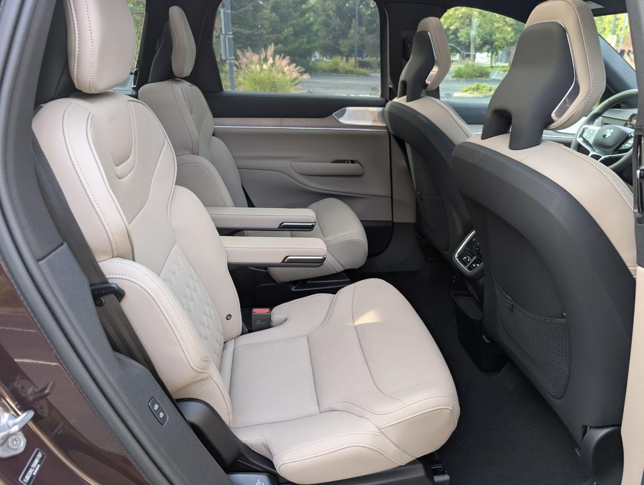 2025 Volvo EX90 Twin Motor Performance ULTRA | 510hp, 300mi EV, Bowers & Wilkins, 6-Pass Center Walk, 4 Heated Seats Portland OR