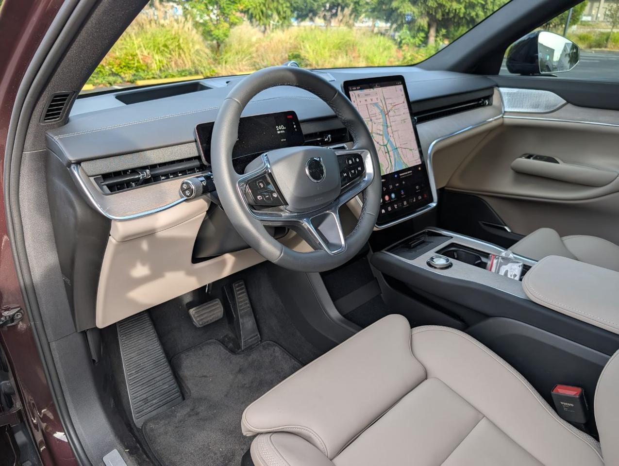 2025 Volvo EX90 Twin Motor Performance ULTRA | 510hp, 300mi EV, Bowers & Wilkins, 6-Pass Center Walk, 4 Heated Seats Portland OR