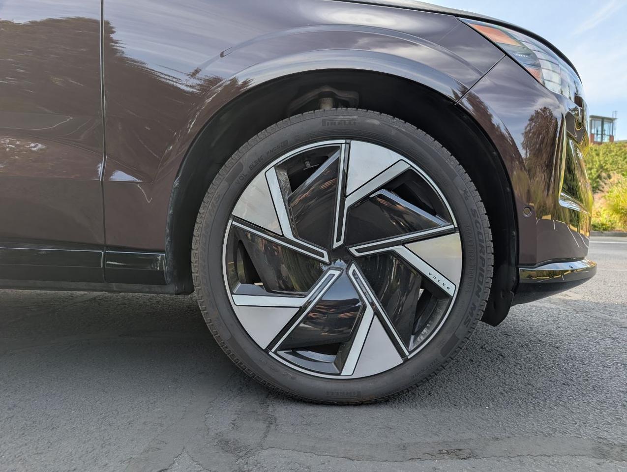 2025 Volvo EX90 Twin Motor Performance ULTRA | 510hp, 300mi EV, Bowers & Wilkins, 6-Pass Center Walk, 4 Heated Seats Portland OR