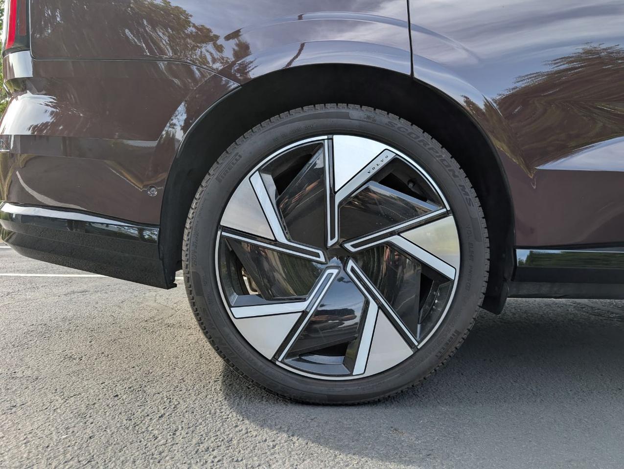 2025 Volvo EX90 Twin Motor Performance ULTRA | 510hp, 300mi EV, Bowers & Wilkins, 6-Pass Center Walk, 4 Heated Seats Portland OR