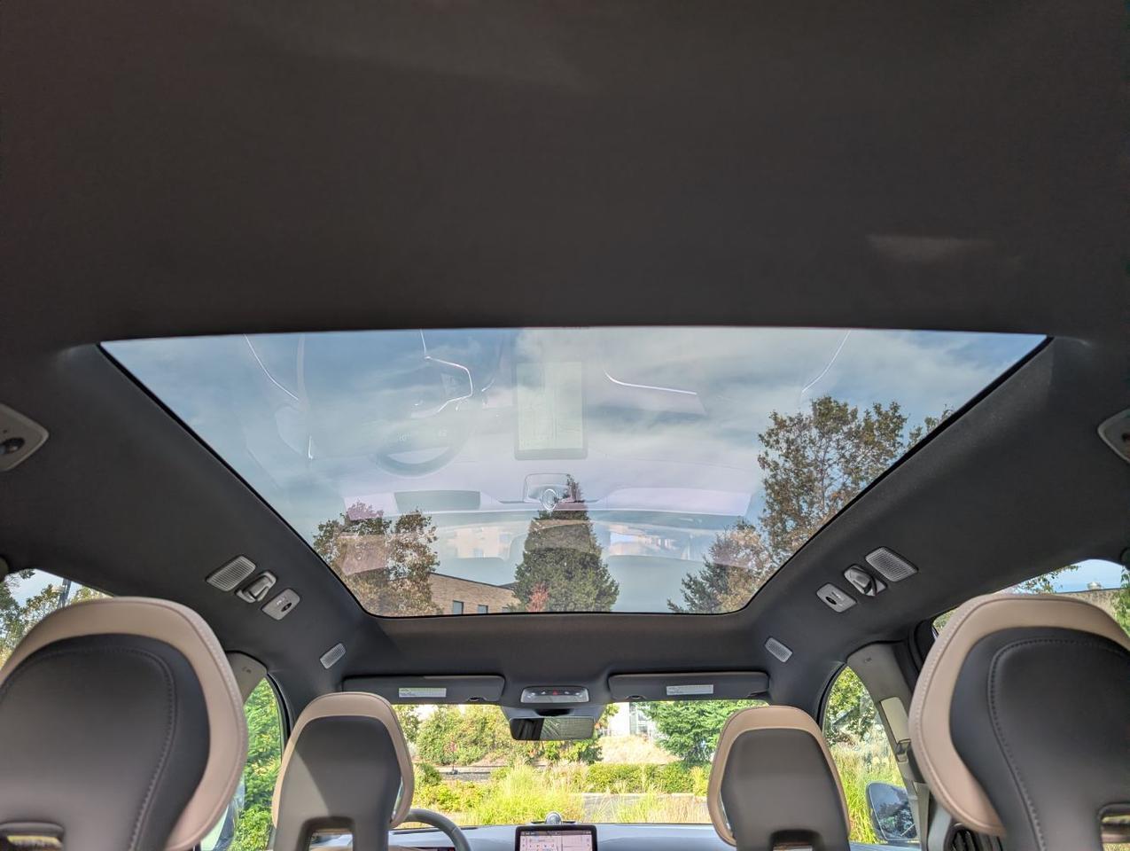 2025 Volvo EX90 Twin Motor Performance ULTRA | 510hp, 310mi EV, Bowers & Wilkins, 6-Pass Center Walk, 4 Heated Seats Portland OR