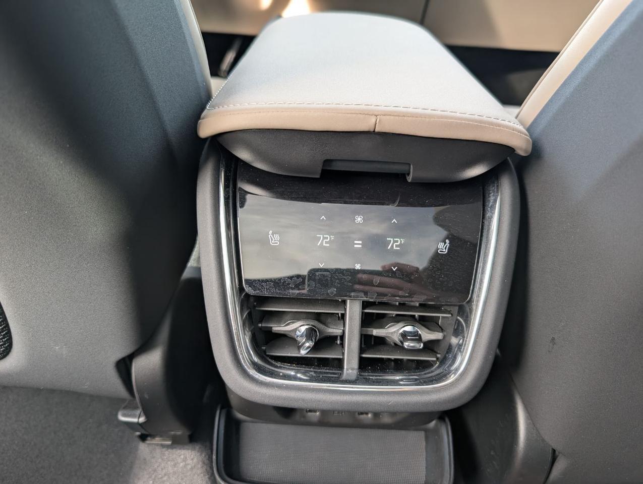 2025 Volvo EX90 Twin Motor Performance ULTRA | 510hp, 310mi EV, Bowers & Wilkins, 6-Pass Center Walk, 4 Heated Seats Portland OR
