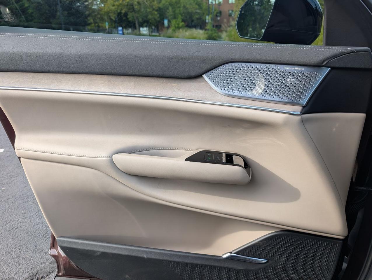 2025 Volvo EX90 Twin Motor Performance ULTRA | 510hp, 310mi EV, Bowers & Wilkins, 6-Pass Center Walk, 4 Heated Seats Portland OR