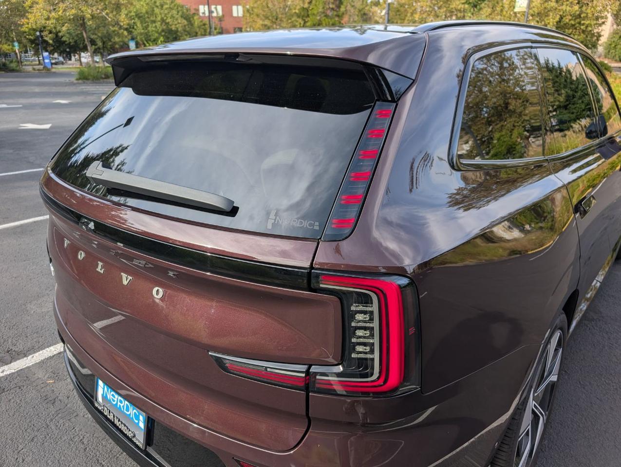 2025 Volvo EX90 Twin Motor Performance ULTRA | 510hp, 310mi EV, Bowers & Wilkins, 6-Pass Center Walk, 4 Heated Seats Portland OR