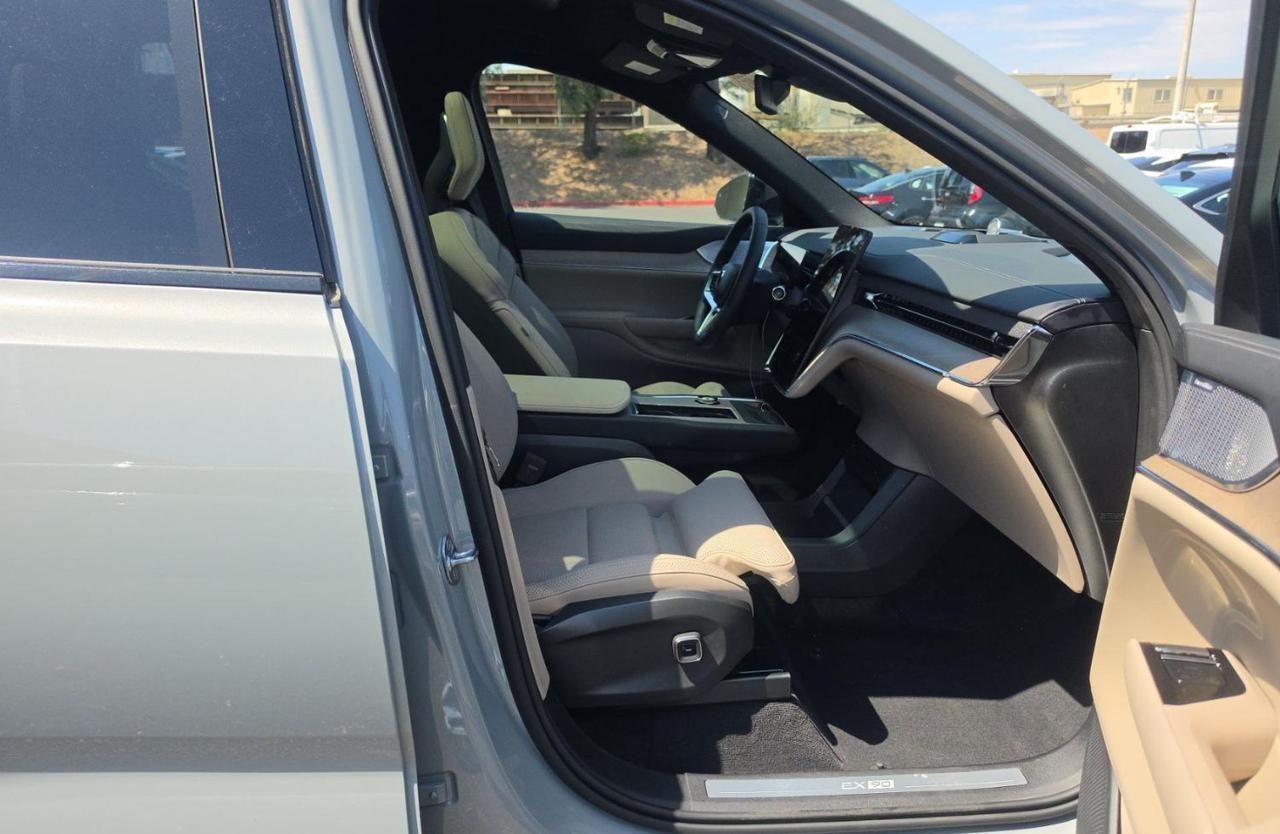 2025 Volvo EX90 Twin Motor Performance ULTRA | 510hp, Bowers &amp; Wilkins, 6-Pass * Portland OR