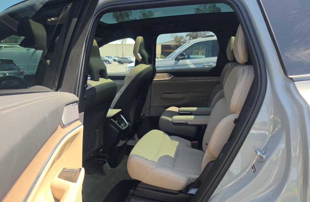 2025 Volvo EX90 Twin Motor Performance ULTRA | 510hp, Bowers & Wilkins, Dolby Altmos, Ventilated Nordico & 6-Pass Portland OR