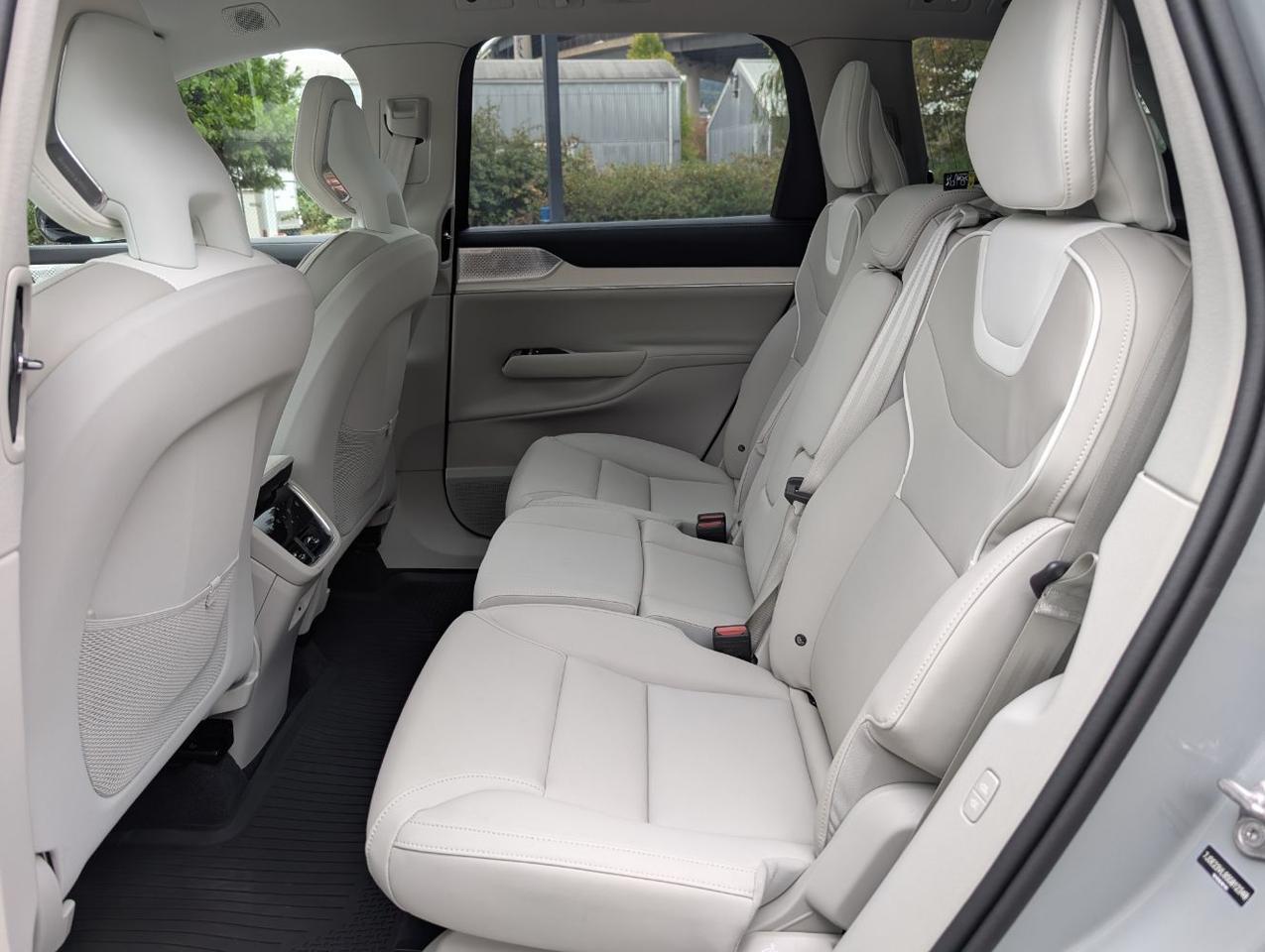 2025 Volvo EX90 Twin Motor Performance ULTRA | 510hp, Bowers & Wilkins w/Dolby Atmos, Ventilated Nordico & 22" Whls Portland OR