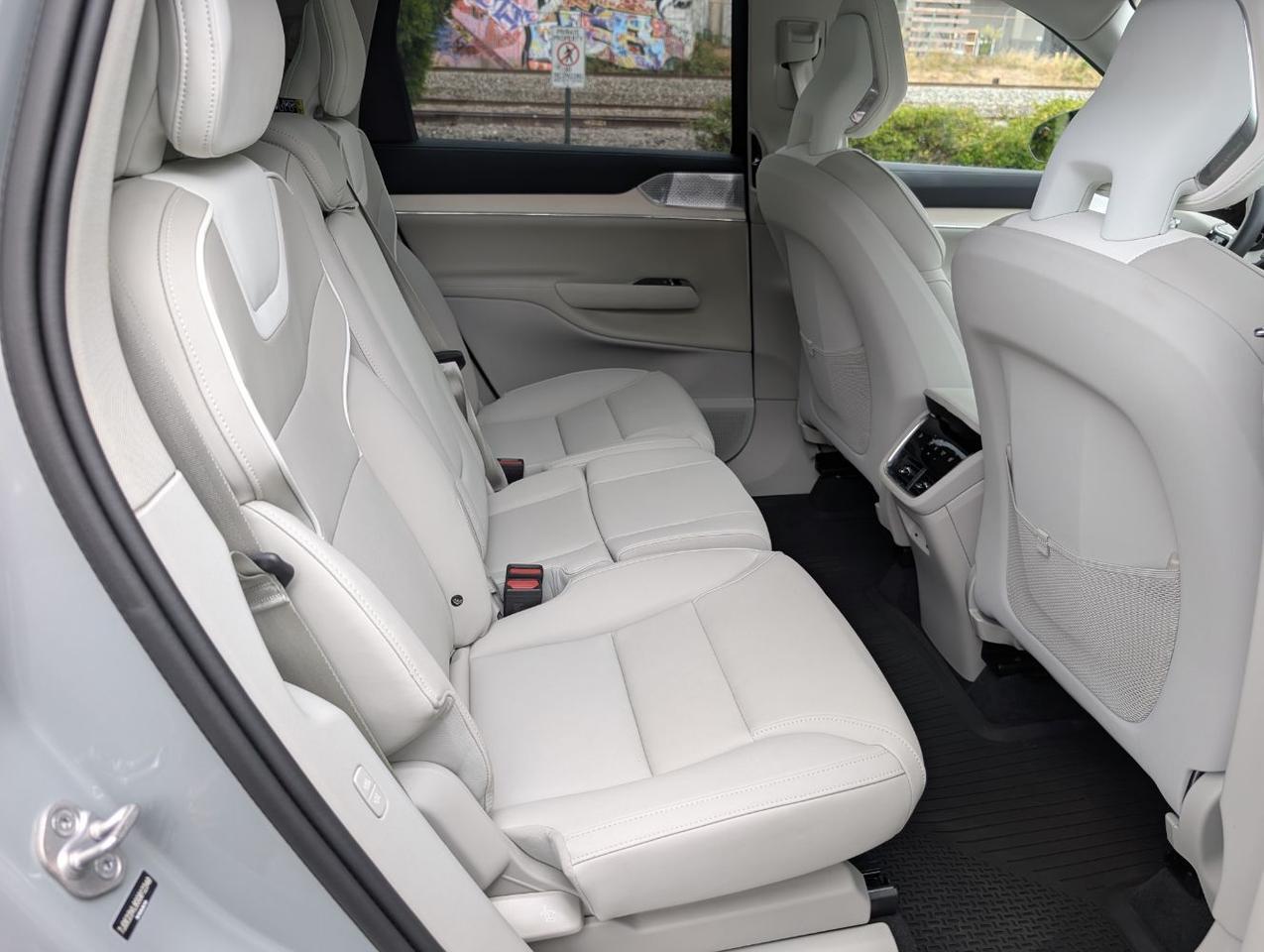 2025 Volvo EX90 Twin Motor Performance ULTRA | 510hp, Bowers & Wilkins w/Dolby Atmos, Ventilated Nordico & 22" Whls Portland OR