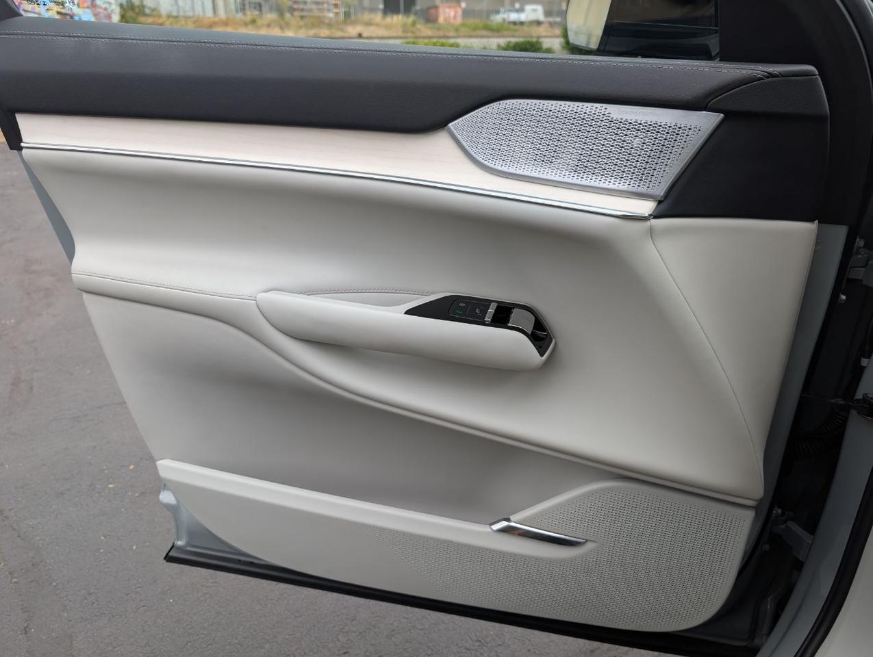 2025 Volvo EX90 Twin Motor Performance ULTRA | 510hp, Bowers & Wilkins w/Dolby Atmos, Ventilated Nordico & 22" Whls Portland OR