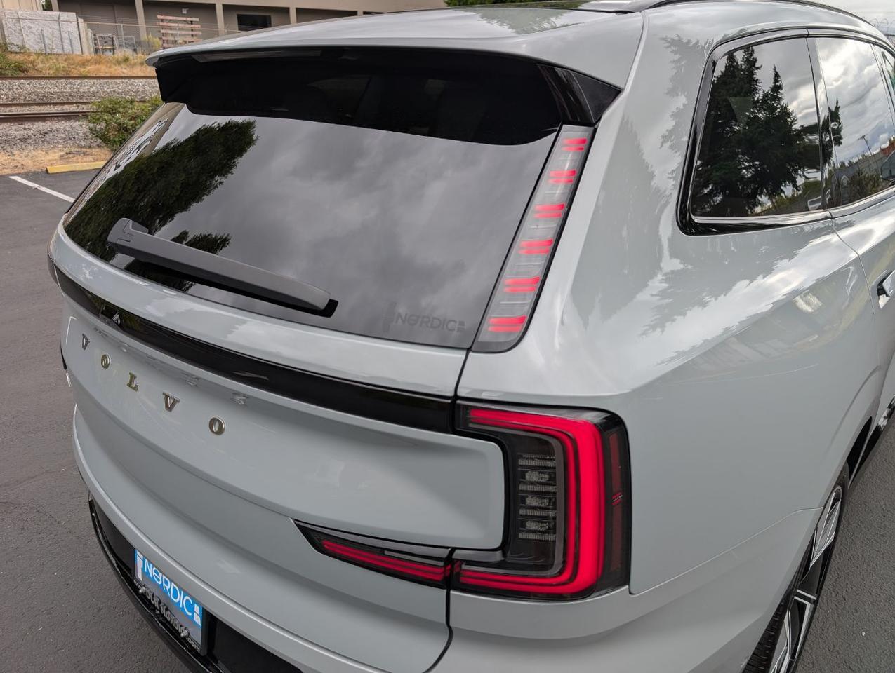 2025 Volvo EX90 Twin Motor Performance ULTRA | 510hp, Bowers & Wilkins w/Dolby Atmos, Ventilated Nordico & 22" Whls Portland OR