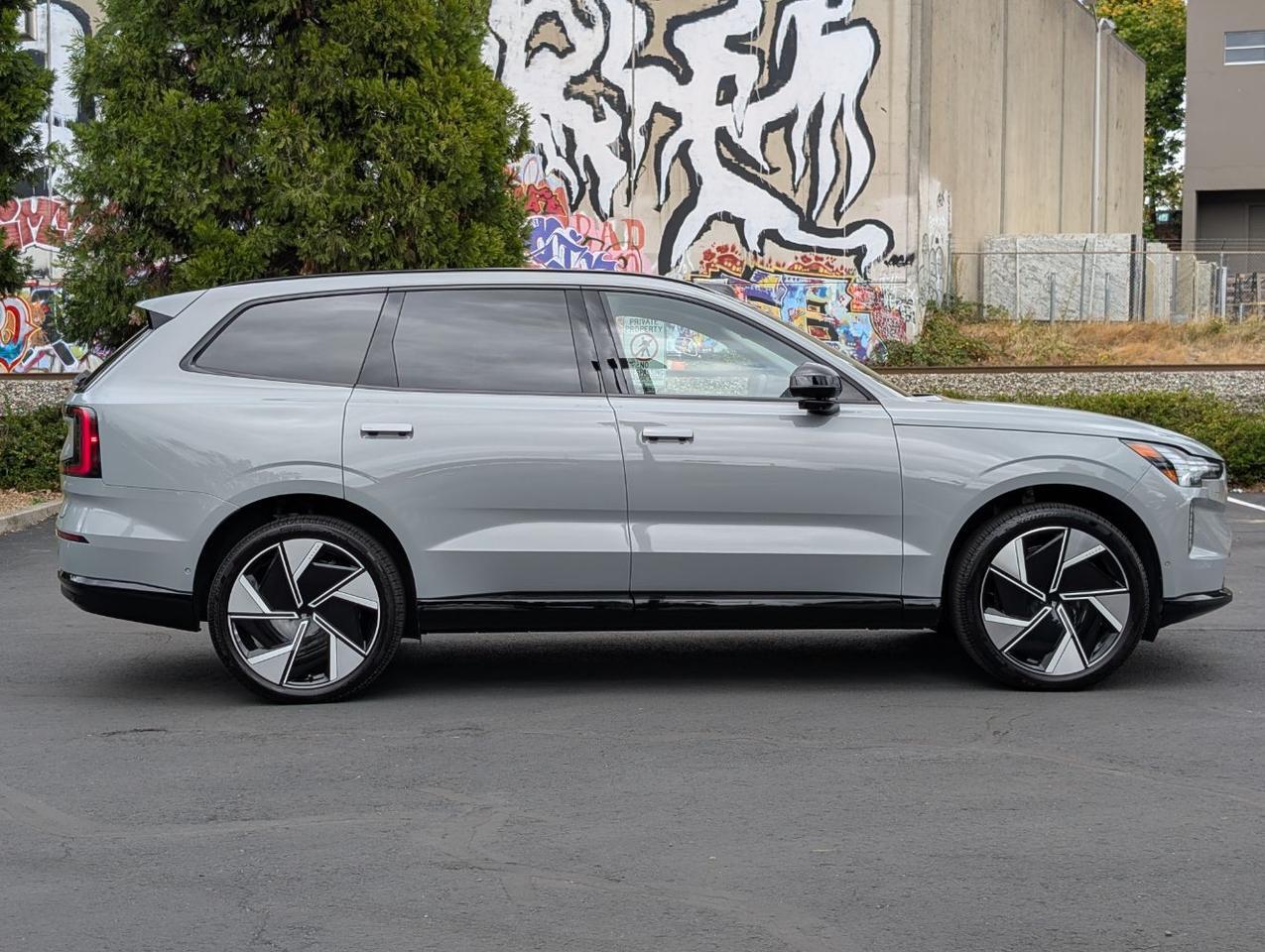 2025 Volvo EX90 Twin Motor Performance ULTRA | 510hp, Bowers & Wilkins w/Dolby Atmos, Ventilated Nordico & 22" Whls Portland OR