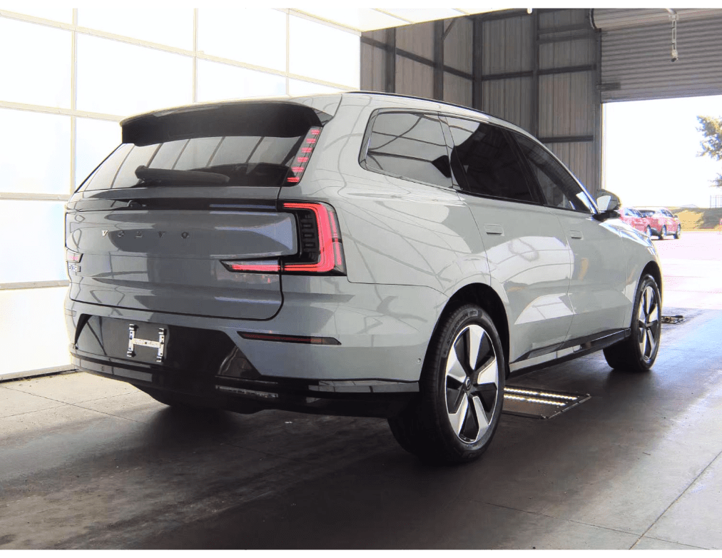 2025 Volvo EX90 Twin Motor Plus 6-Seater Pilot Assist Head Up Display Portland OR