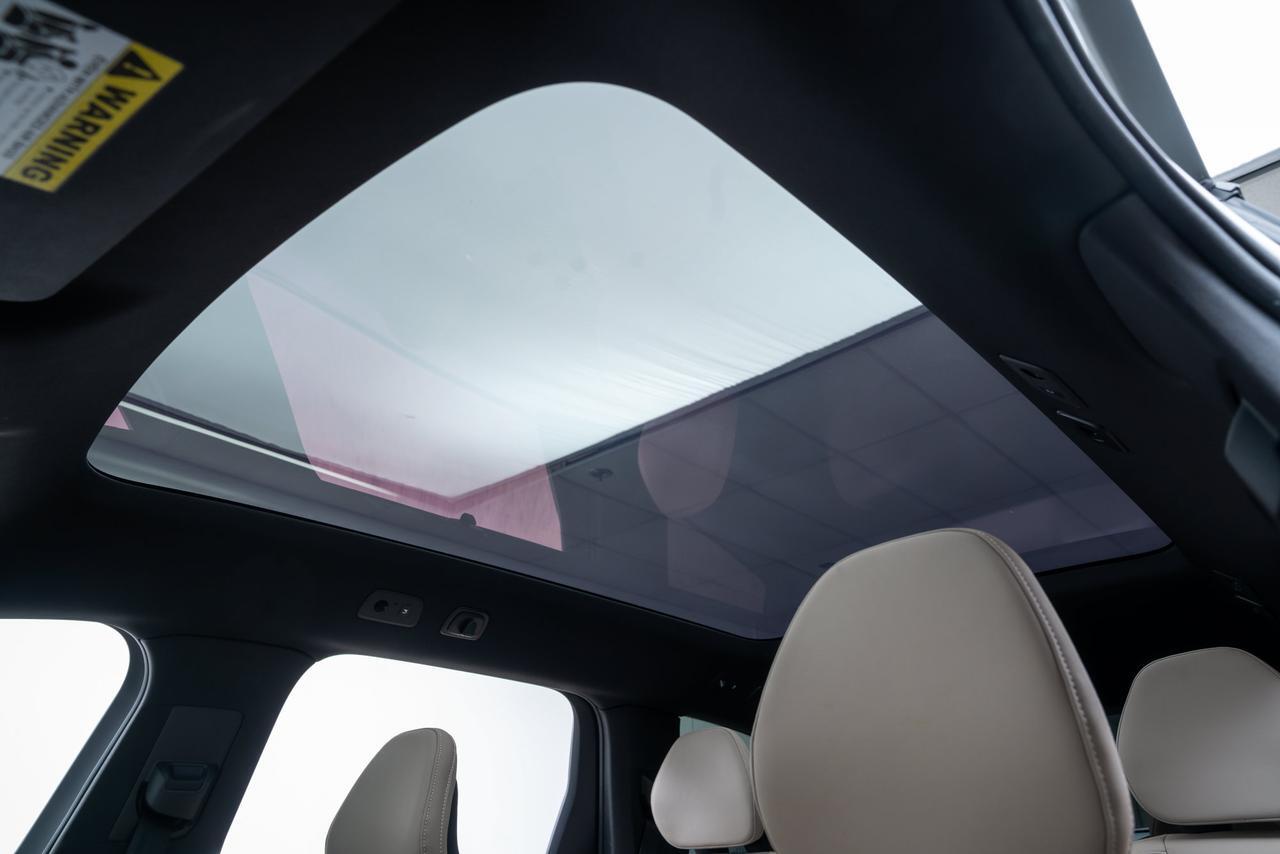 2025 Volvo EX90 Twin Motor Plus 6-Seater Pilot Assist Head Up Display Portland OR