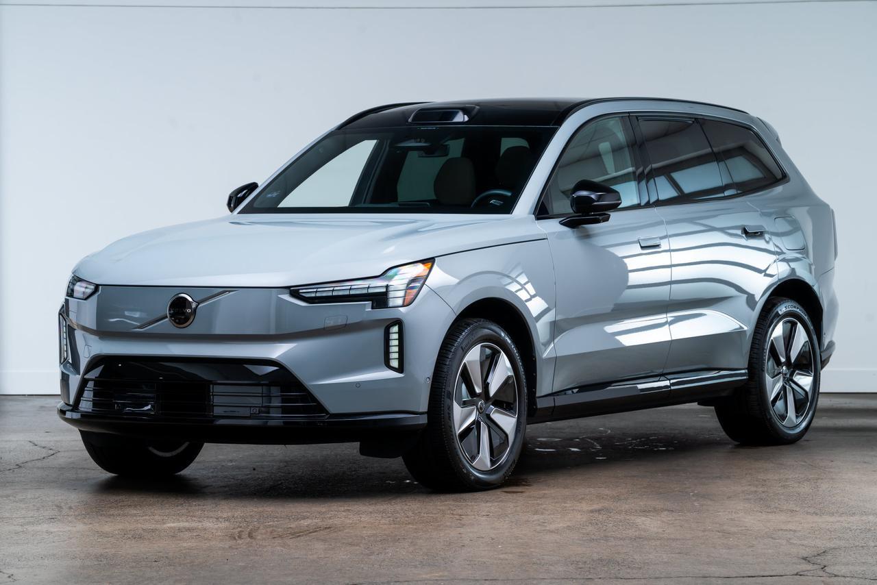2025 Volvo EX90 Twin Motor Plus 6-Seater Pilot Assist Head Up Display Portland OR