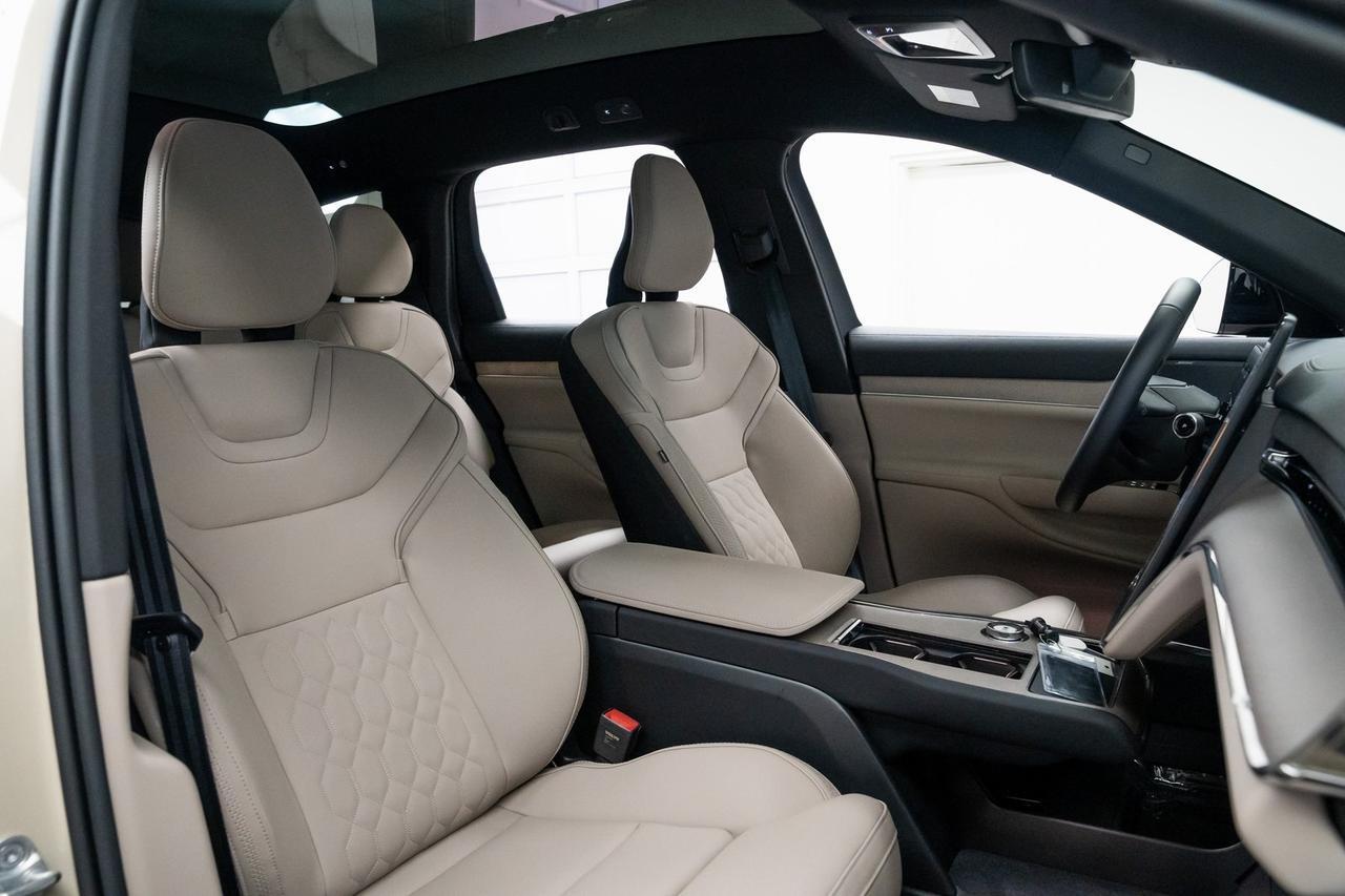 2025 Volvo EX90 Twin Motor Plus 7-Seater Head-Up Display Surround View Camera Portland OR