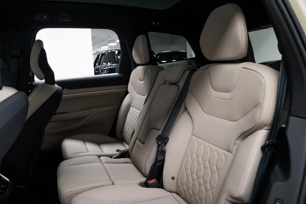 2025 Volvo EX90 Twin Motor Plus 7-Seater Head-Up Display Surround View Camera Portland OR