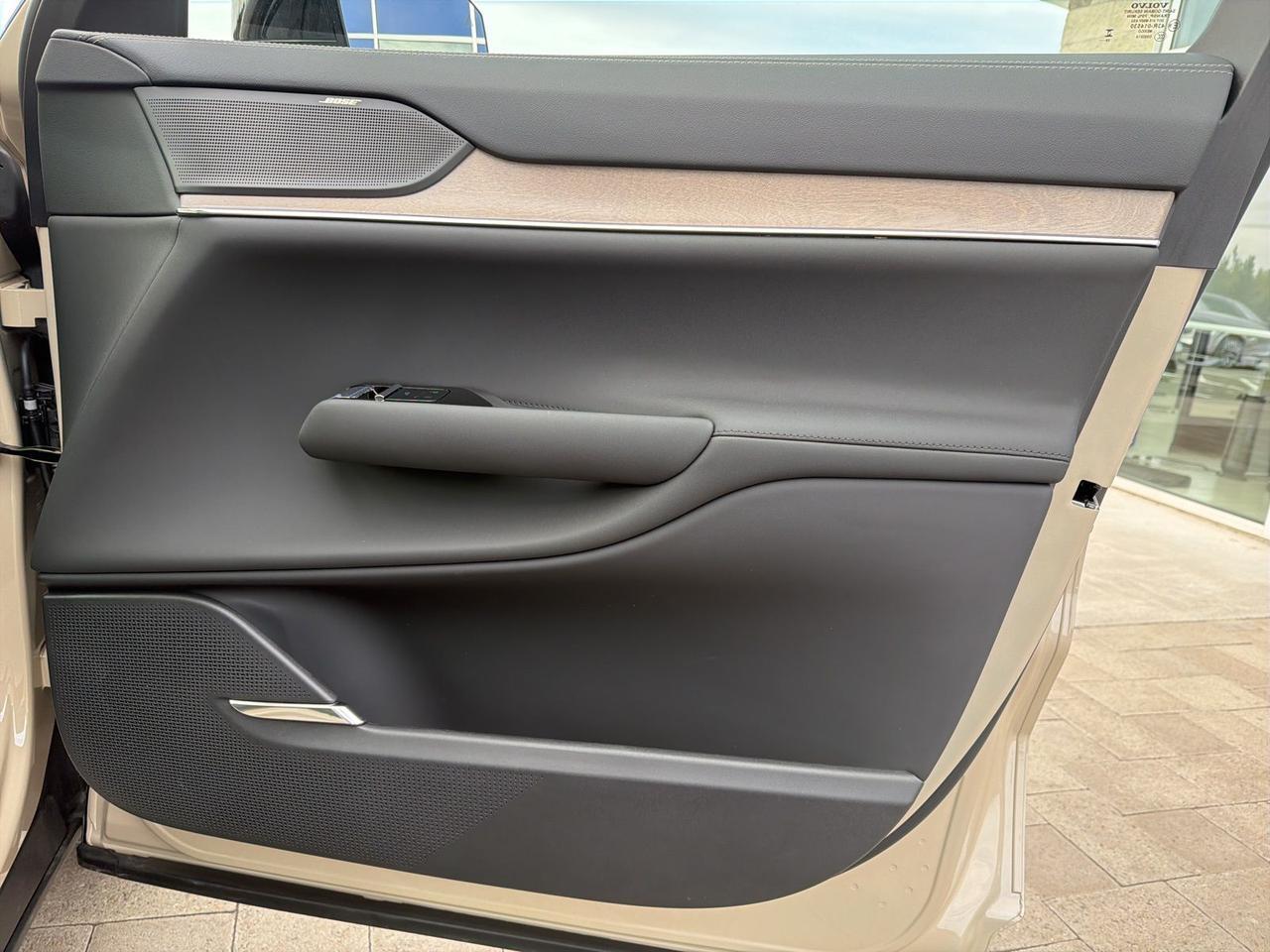 2025 Volvo EX90 Twin Motor Plus Bend OR