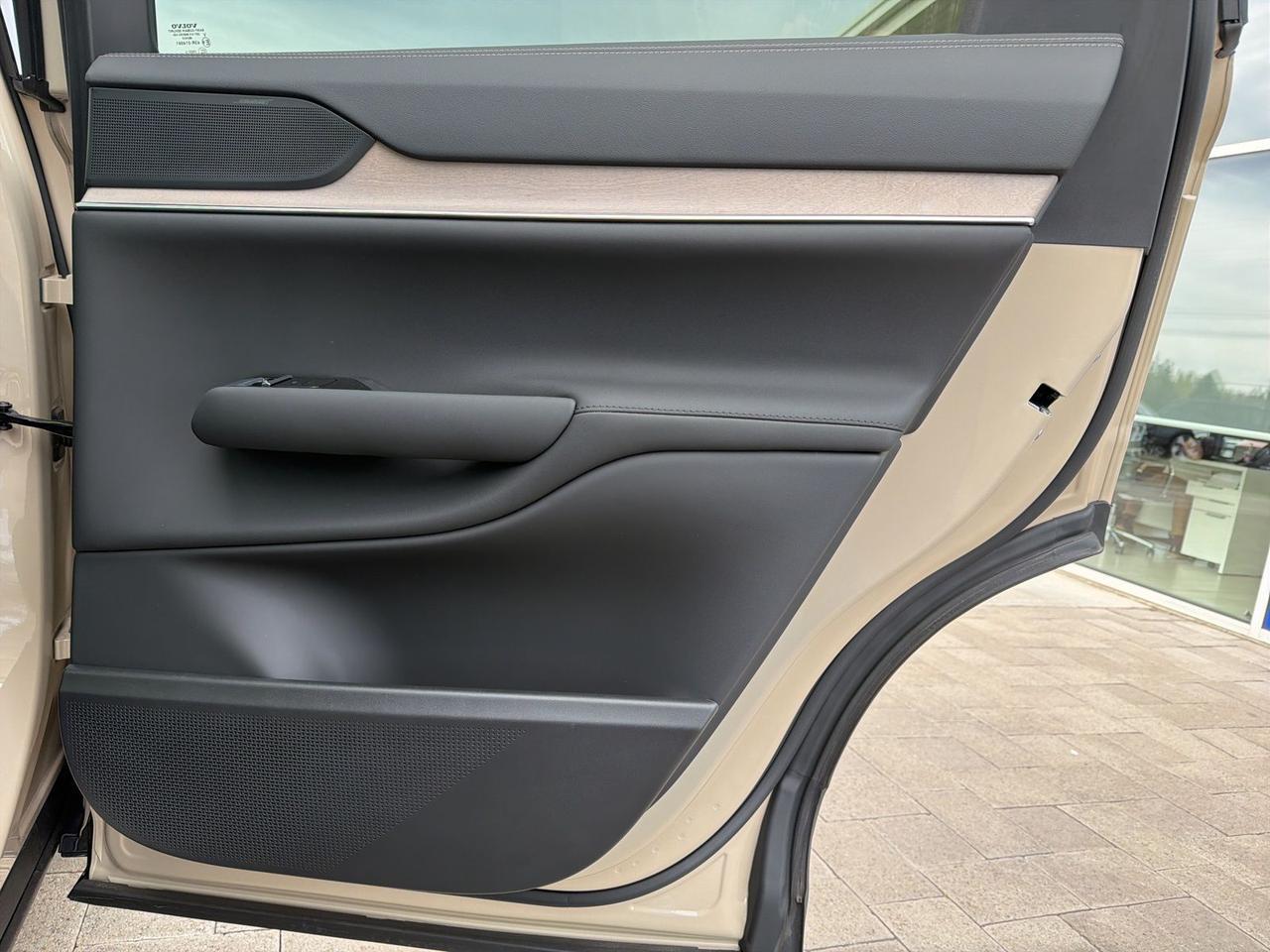 2025 Volvo EX90 Twin Motor Plus Bend OR