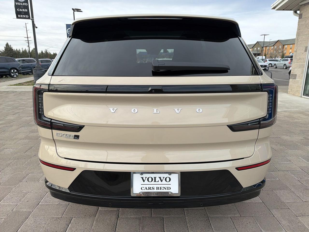 2025 Volvo EX90 Twin Motor Plus Bend OR