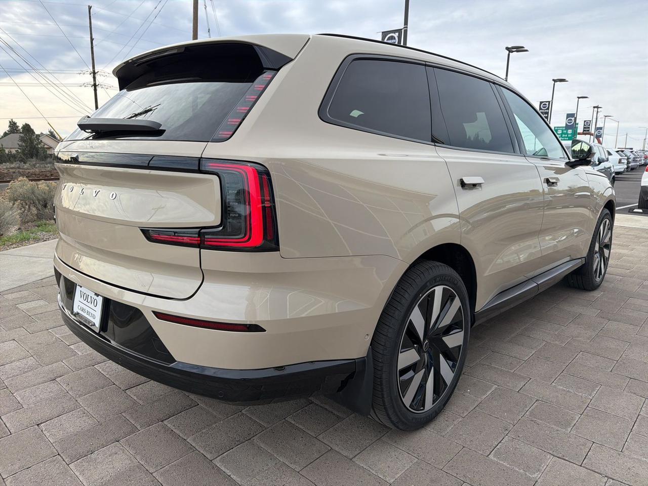 2025 Volvo EX90 Twin Motor Plus Bend OR
