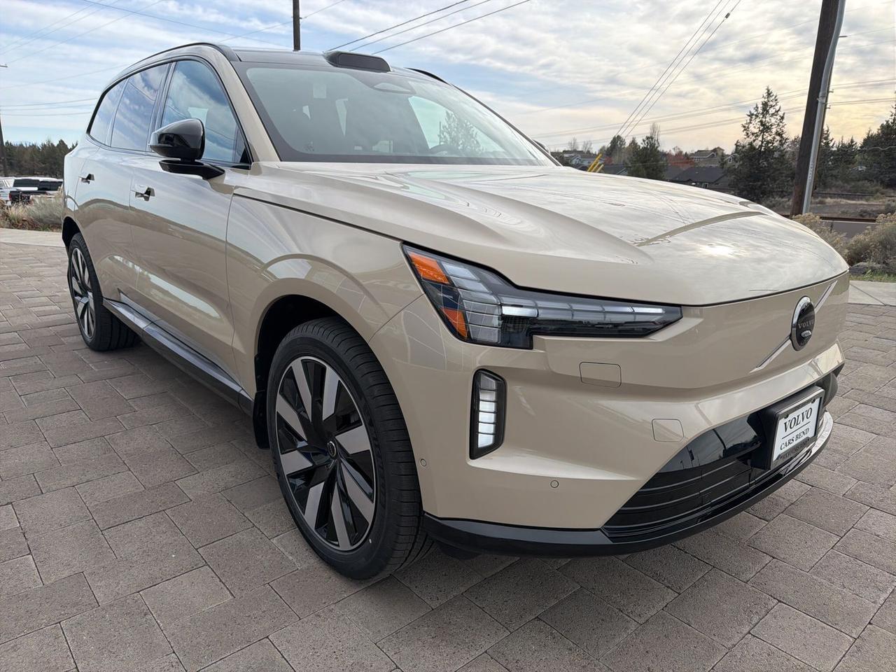 2025 Volvo EX90 Twin Motor Plus