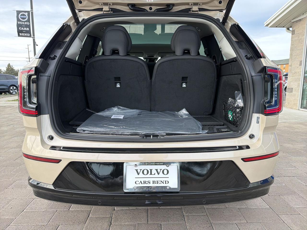 2025 Volvo EX90 Twin Motor Plus Bend OR