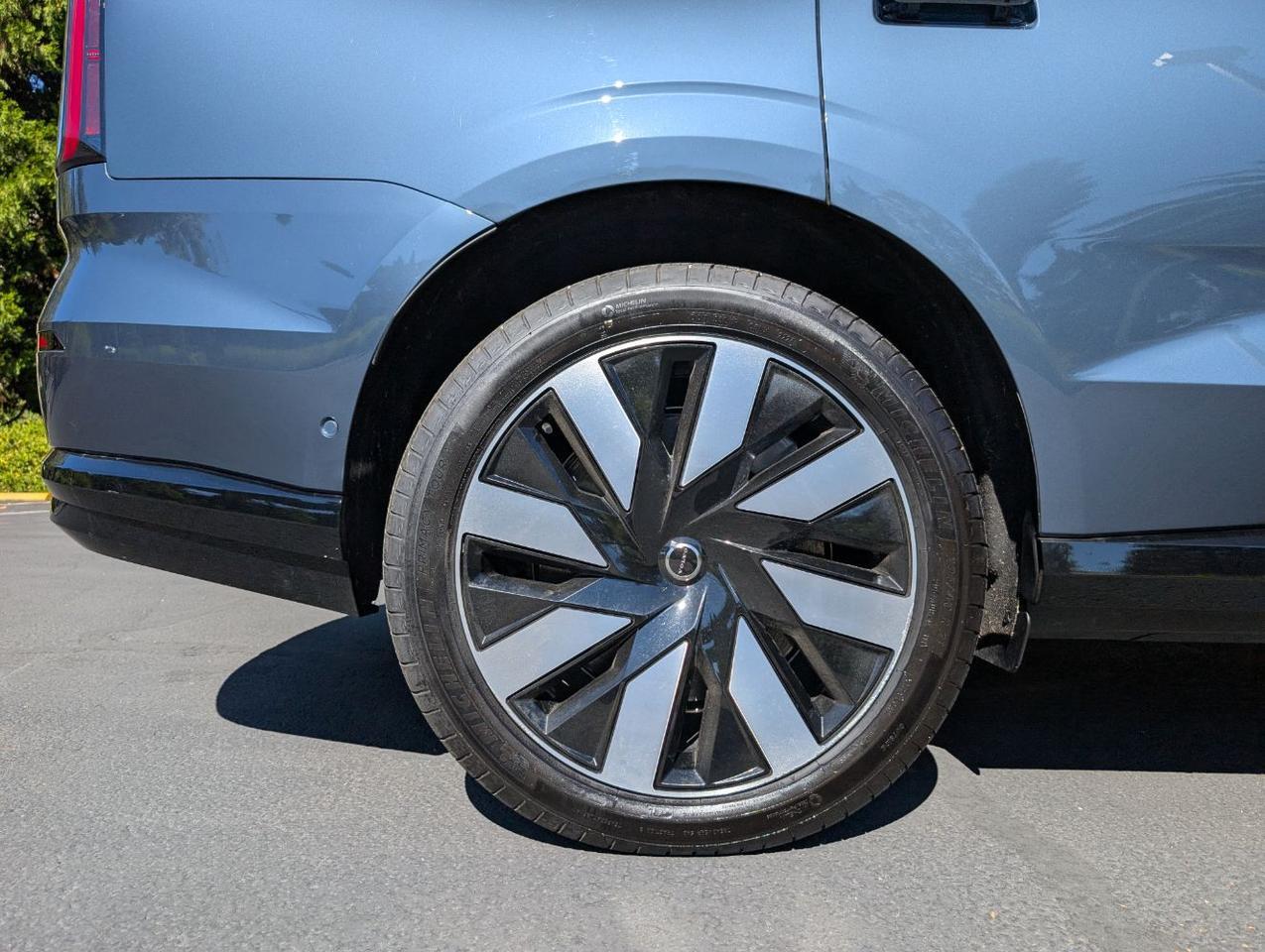 2025 Volvo EX90 Twin Motor ULTRA | 310mi EV, Bose Premium Audio, 7-Pass, Pilot Assist, Heated-Cooled & Massage Seats Portland OR