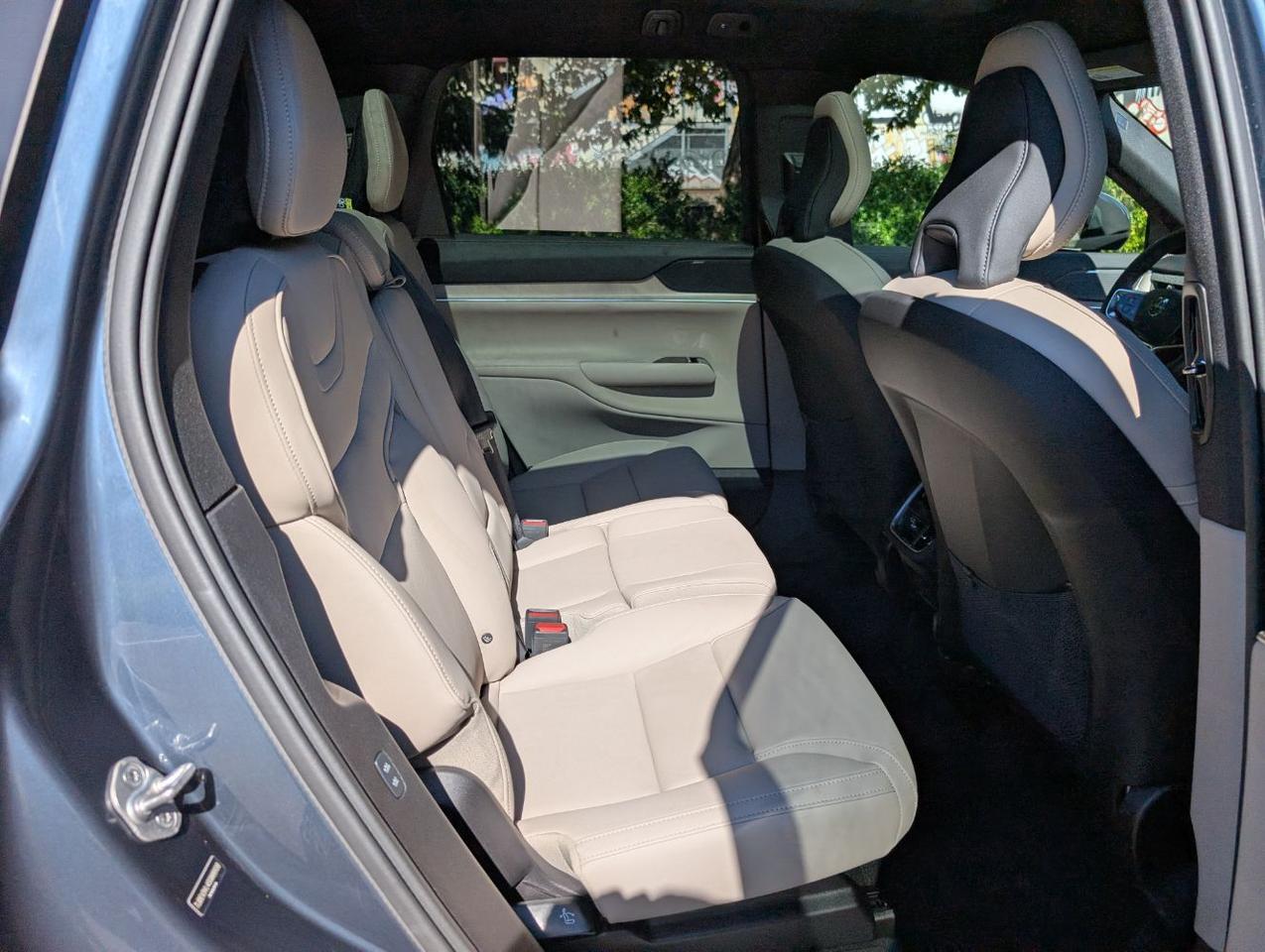 2025 Volvo EX90 Twin Motor ULTRA | 310mi EV, Bose Premium Audio, 7-Pass, Pilot Assist, Heated-Cooled & Massage Seats Portland OR