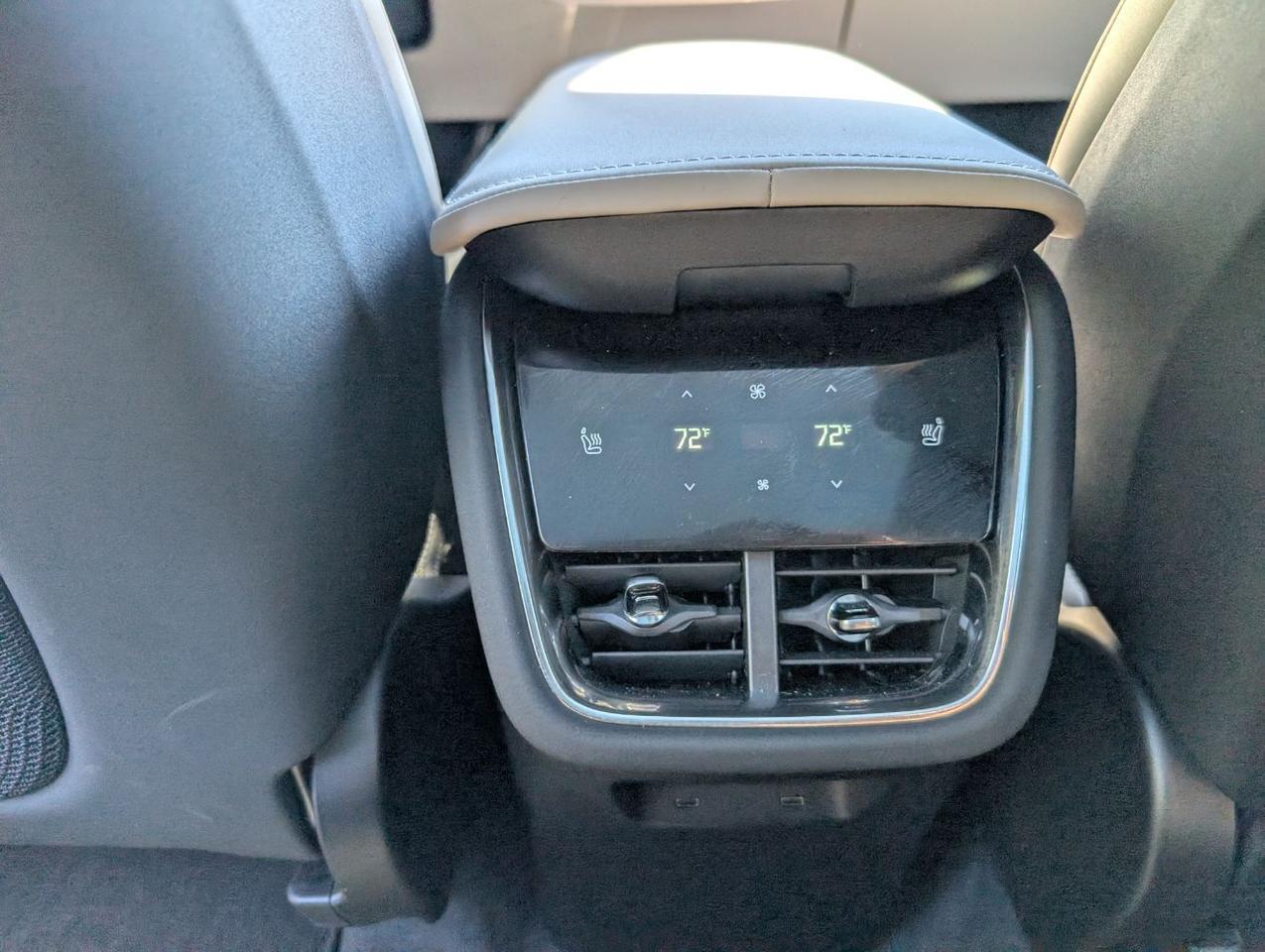 2025 Volvo EX90 Twin Motor ULTRA | 310mi EV, Bose Premium Audio, 7-Pass, Pilot Assist, Heated-Cooled & Massage Seats Portland OR