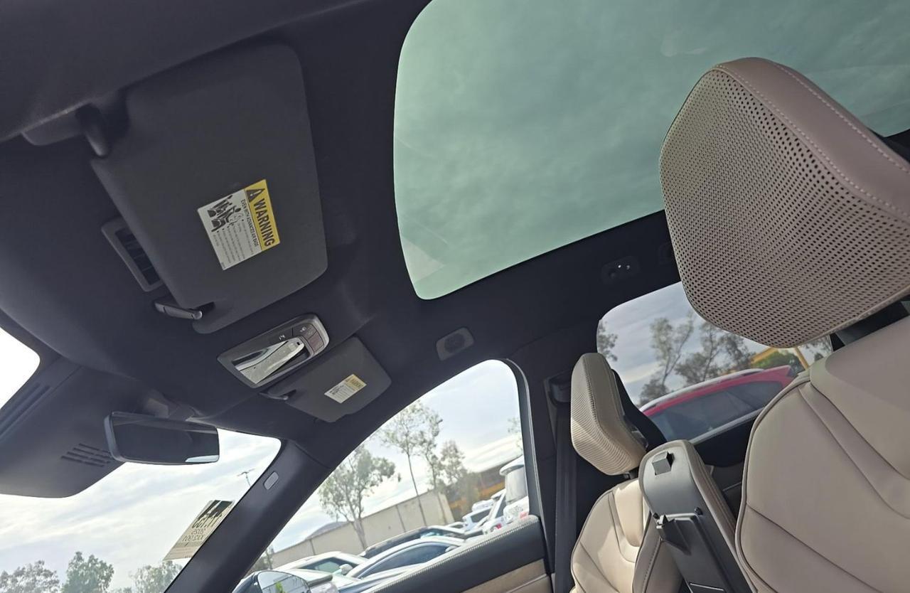 2025 Volvo EX90 Twin Motor ULTRA | 310mi Range, Bowers &amp; Wilkins, 6-Pass Center Walk * Portland OR