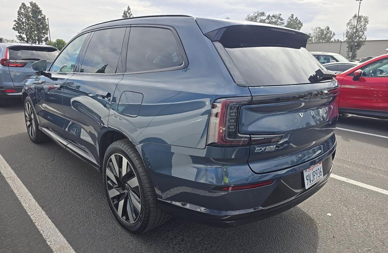 2025 Volvo EX90 Twin Motor ULTRA | 310mi Range, Bowers &amp; Wilkins, 6-Pass Center Walk * Portland OR