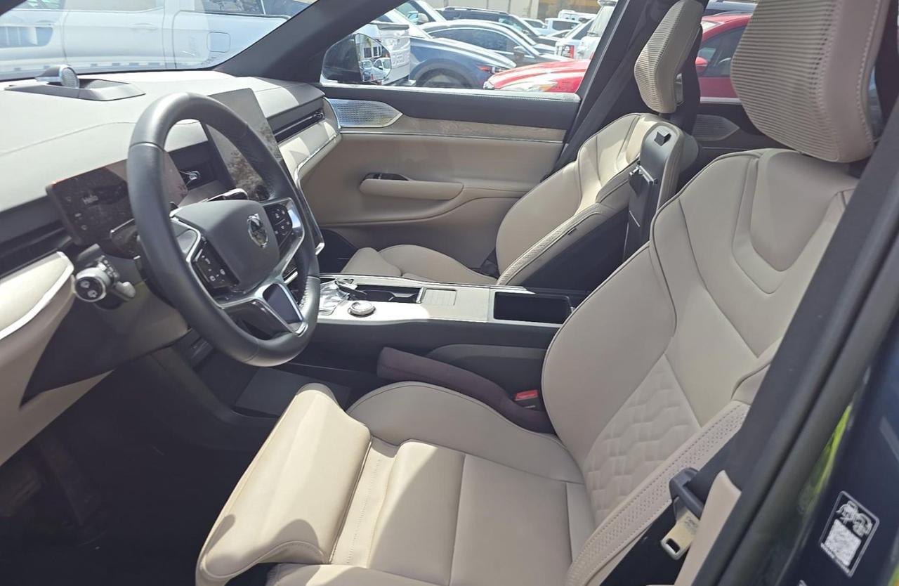 2025 Volvo EX90 Twin Motor ULTRA | 310mi Range, Bowers & Wilkins w/Dolby ATMOS, 6-Pass Center Walk, Heated & Massage Portland OR