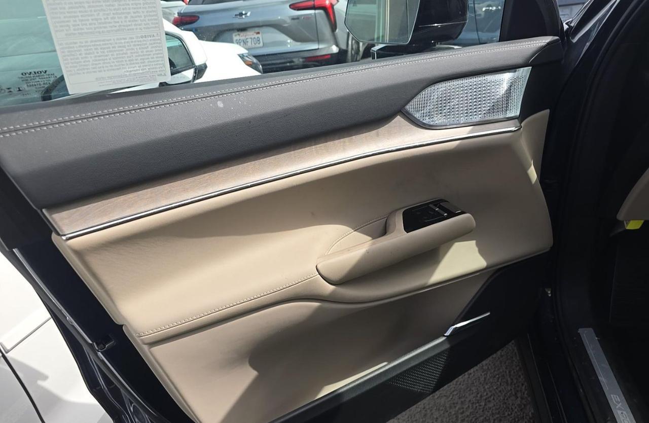 2025 Volvo EX90 Twin Motor ULTRA | 310mi Range, Bowers & Wilkins w/Dolby ATMOS, 6-Pass Center Walk, Heated & Massage Portland OR