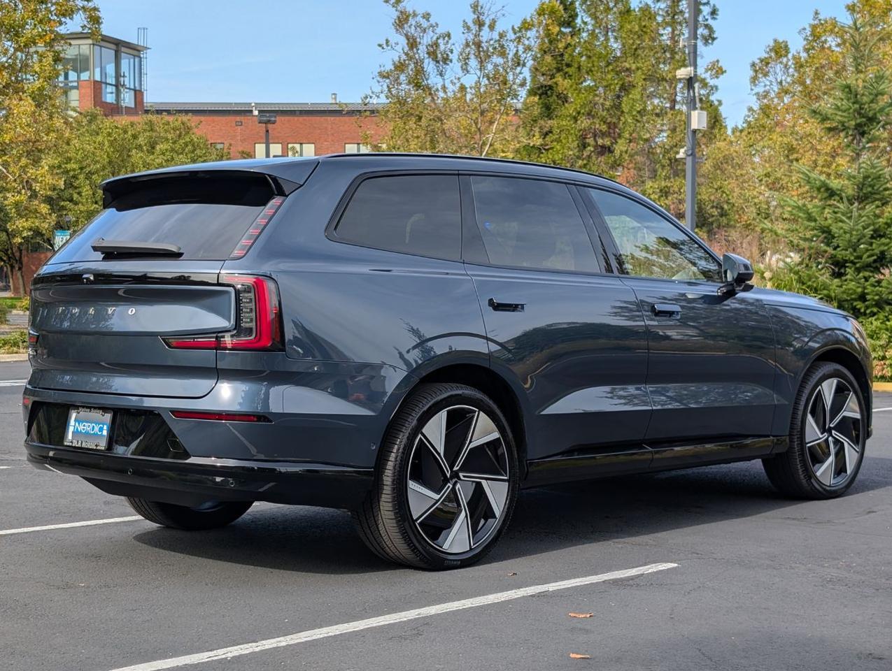 2025 Volvo EX90 Twin Motor ULTRA | 402hp, 300mi EV, Bose Audio, Pilot Assist, 360 Cam, Ventilated & Massage Nordico Portland OR
