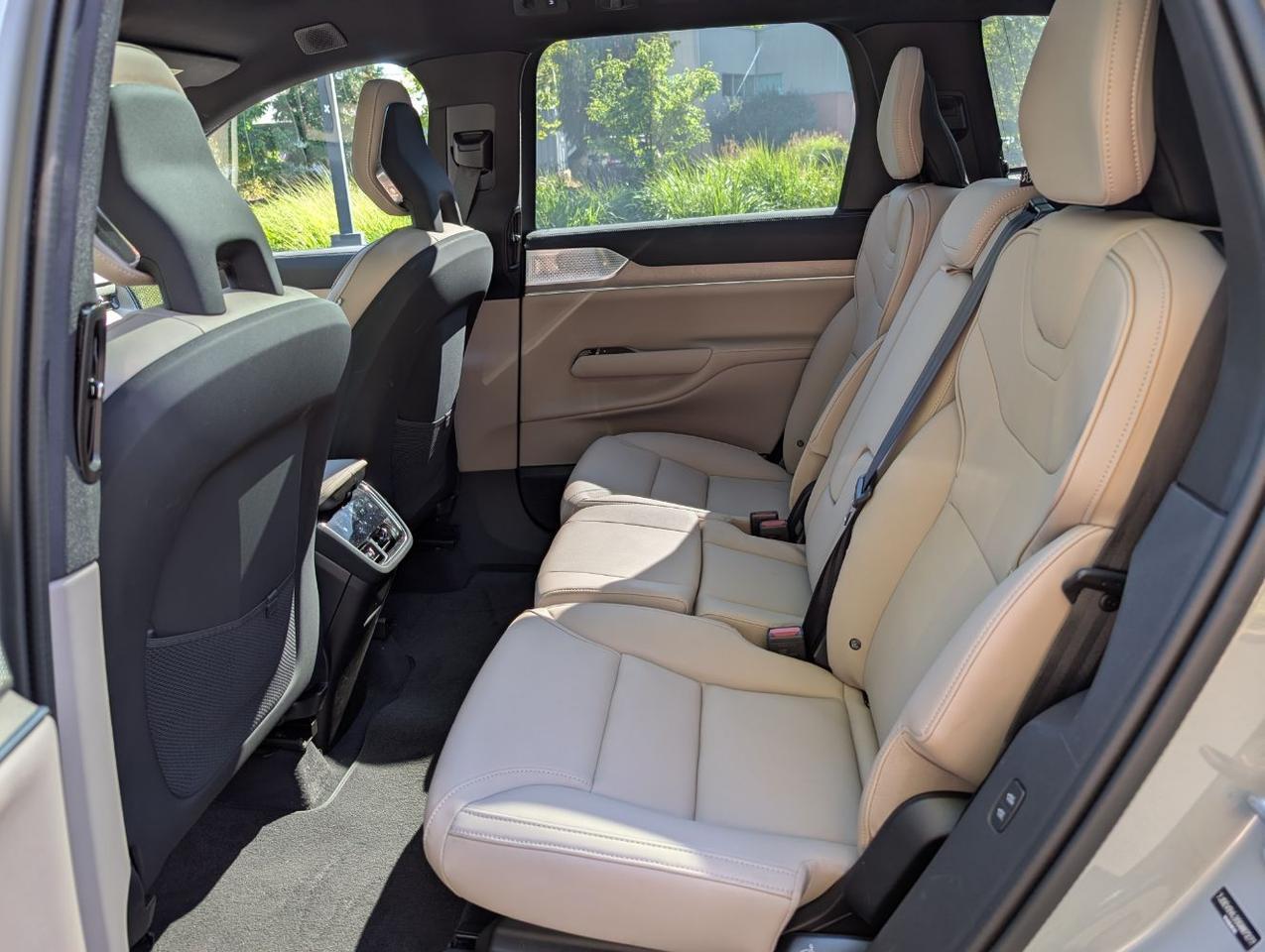 2025 Volvo EX90 Twin Motor ULTRA | 402hp, 310mi EV Range, Bowers & Wilkins Premium Audio & Climate Comfort Seats Portland OR